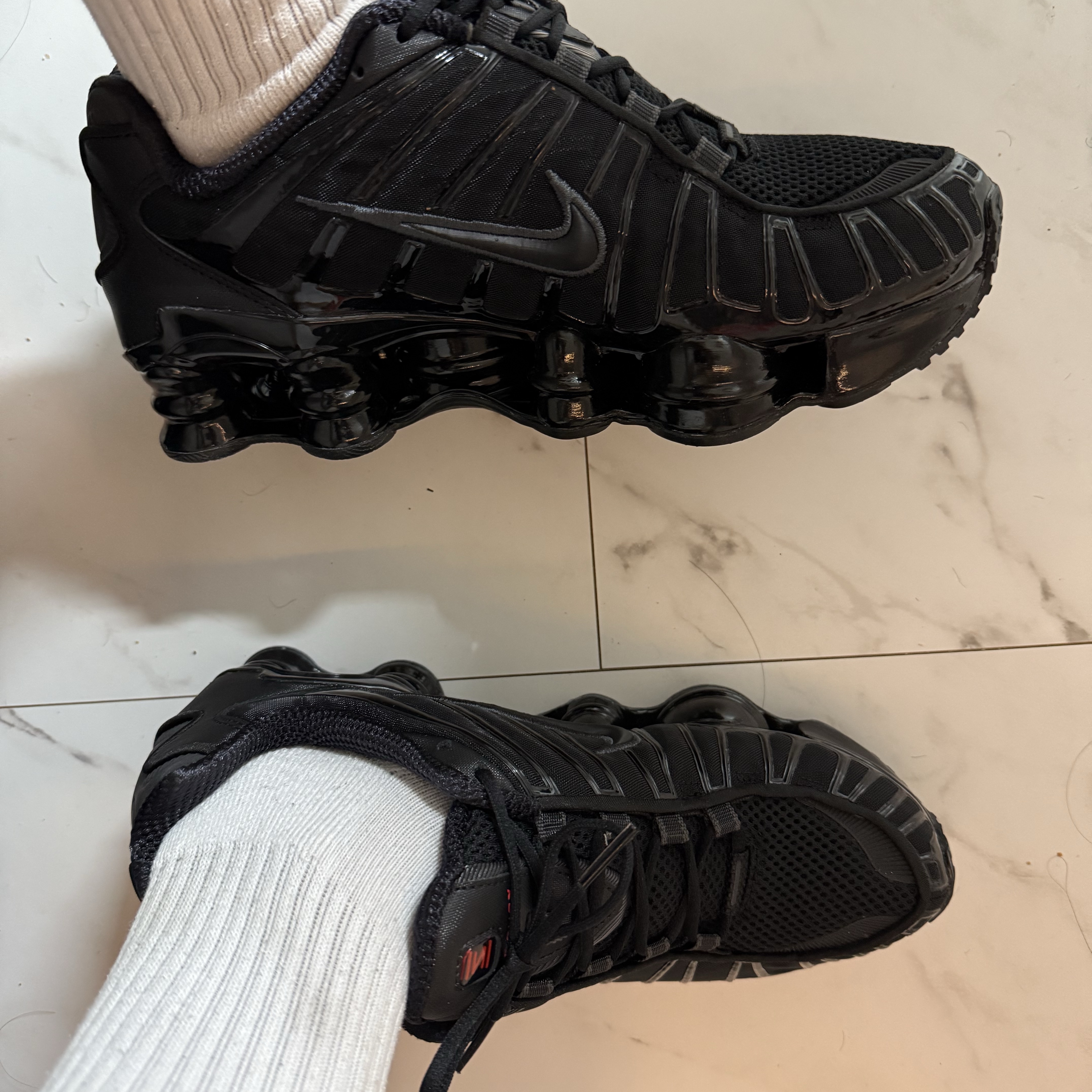 (W) Nike Shox TL Black and Max Orange 착용 스타일