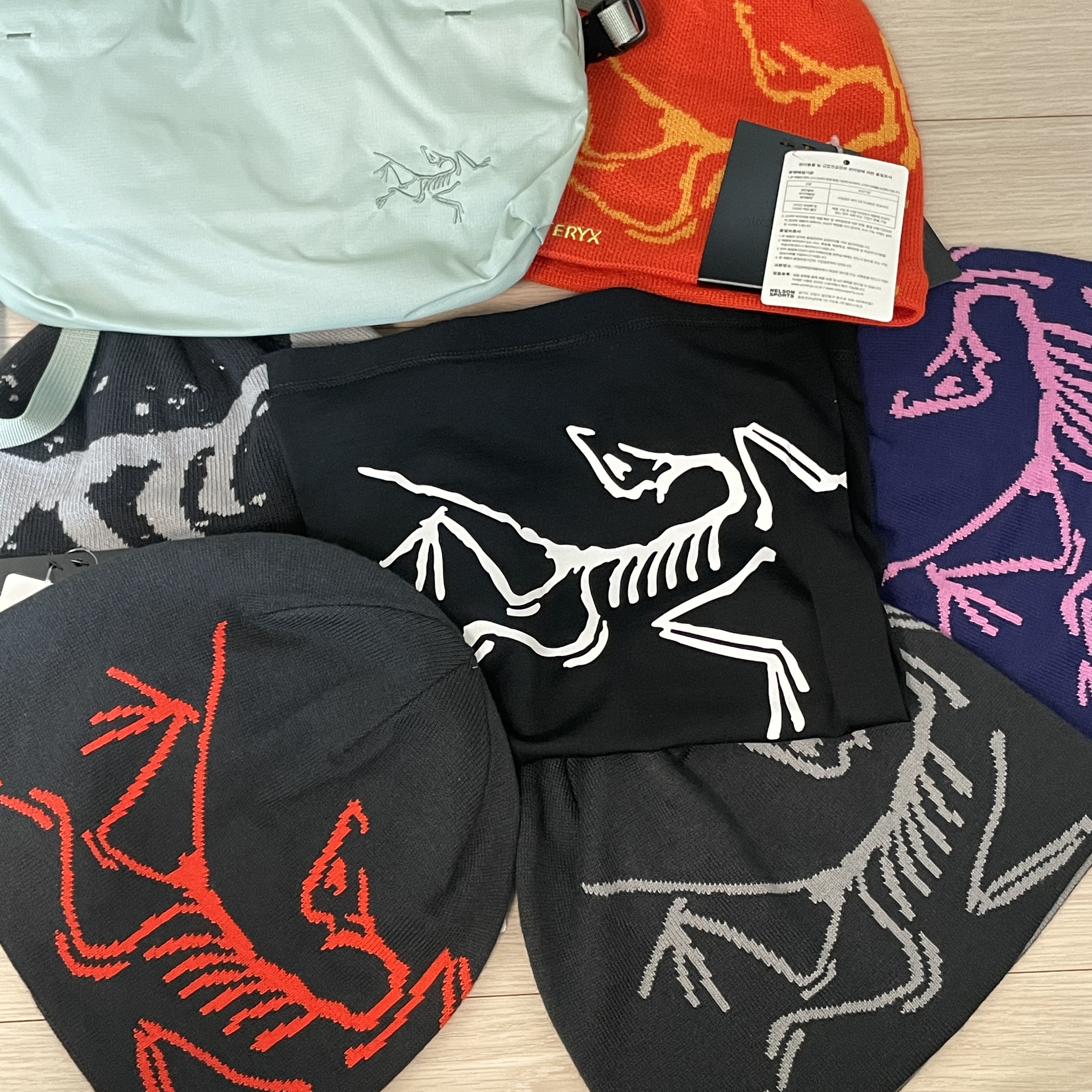 Arc'teryx Grotto Toque Black Void, Arc'teryx Bird Head Toque Solaris Edziza 착용 스타일