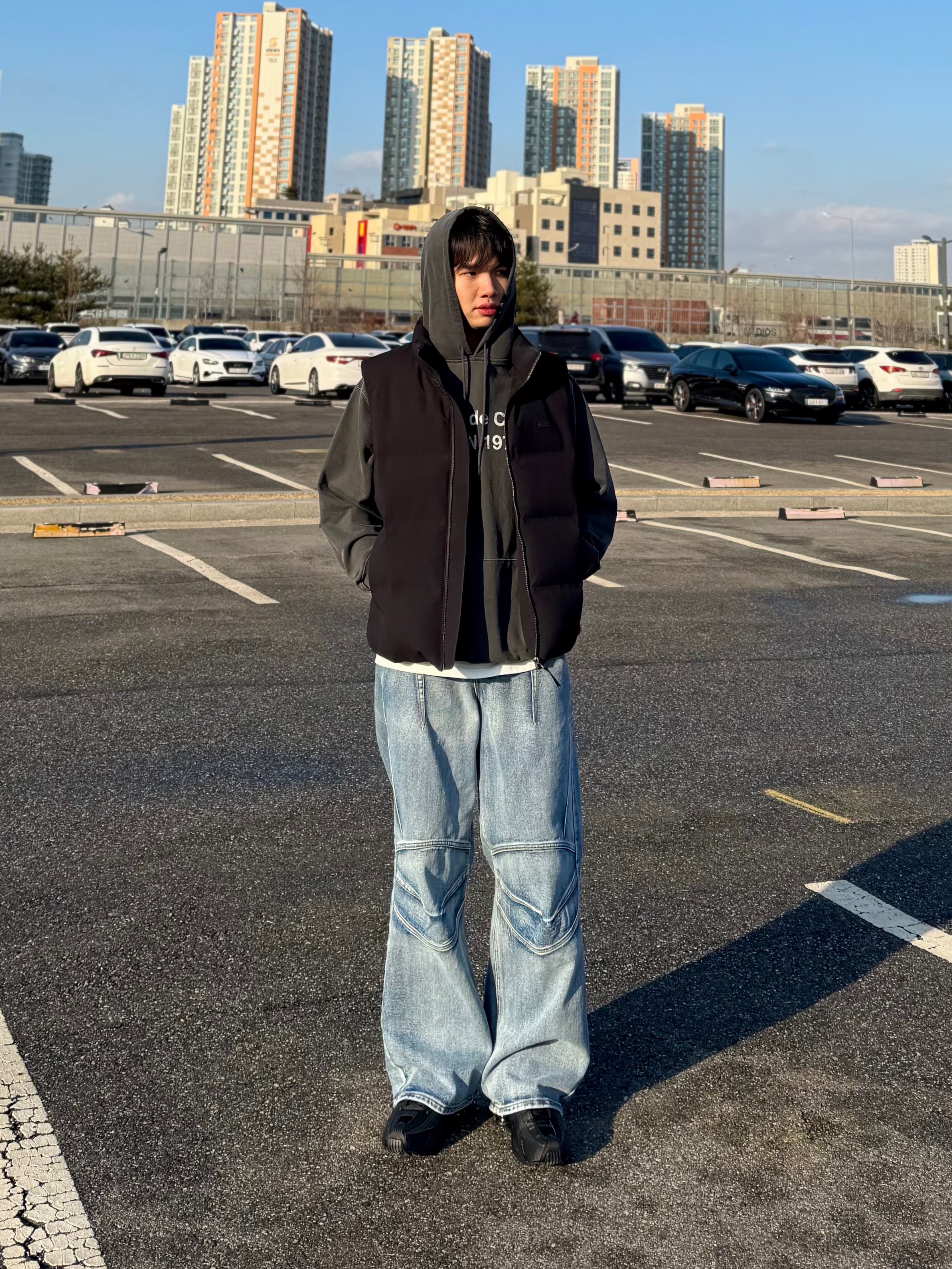 (W) Nike Shox R4 Black, Nike Shox R4 Triple Black 착용 스타일 - 2