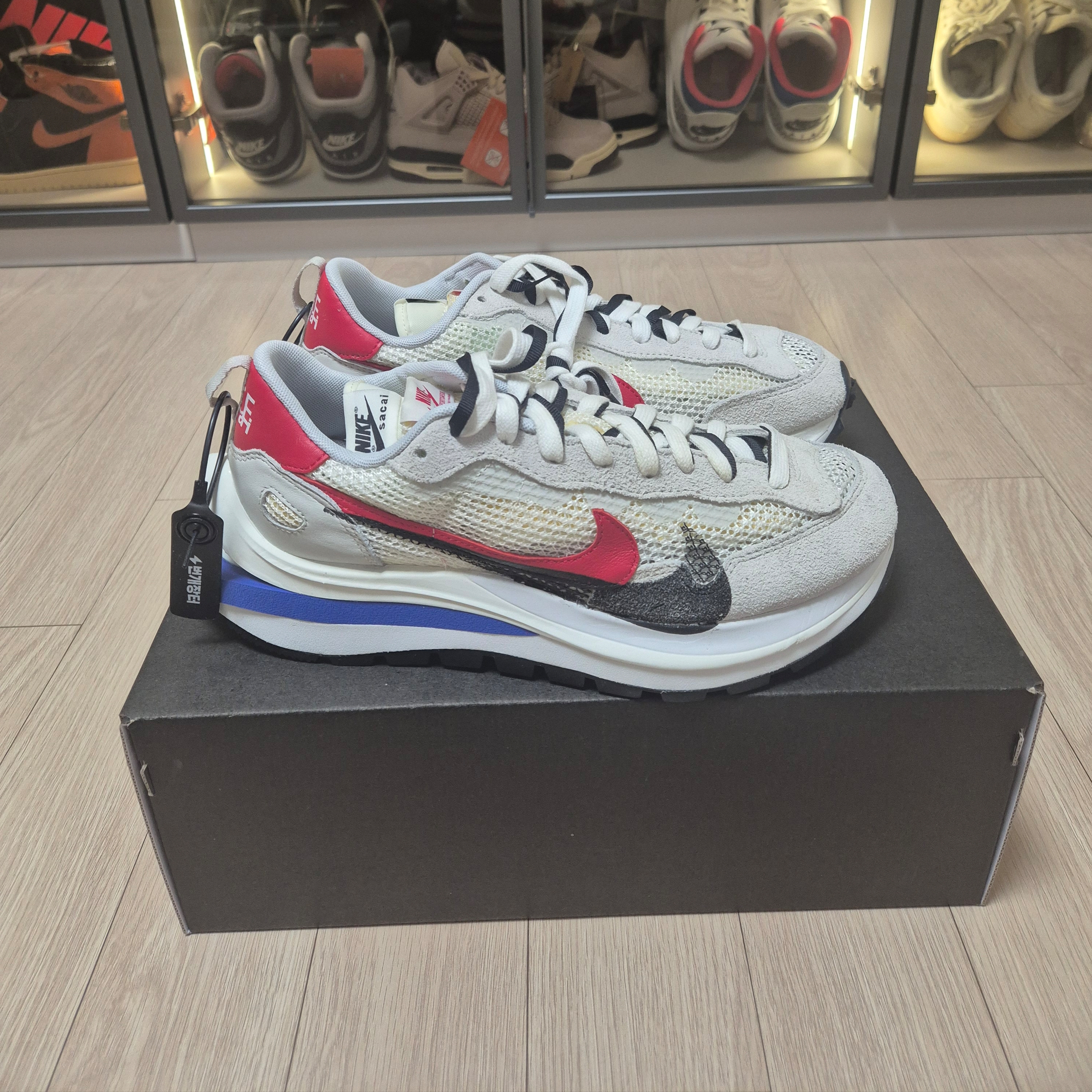 Nike x Sacai VaporWaffle Royal Fuchsia 착용 스타일 - 1