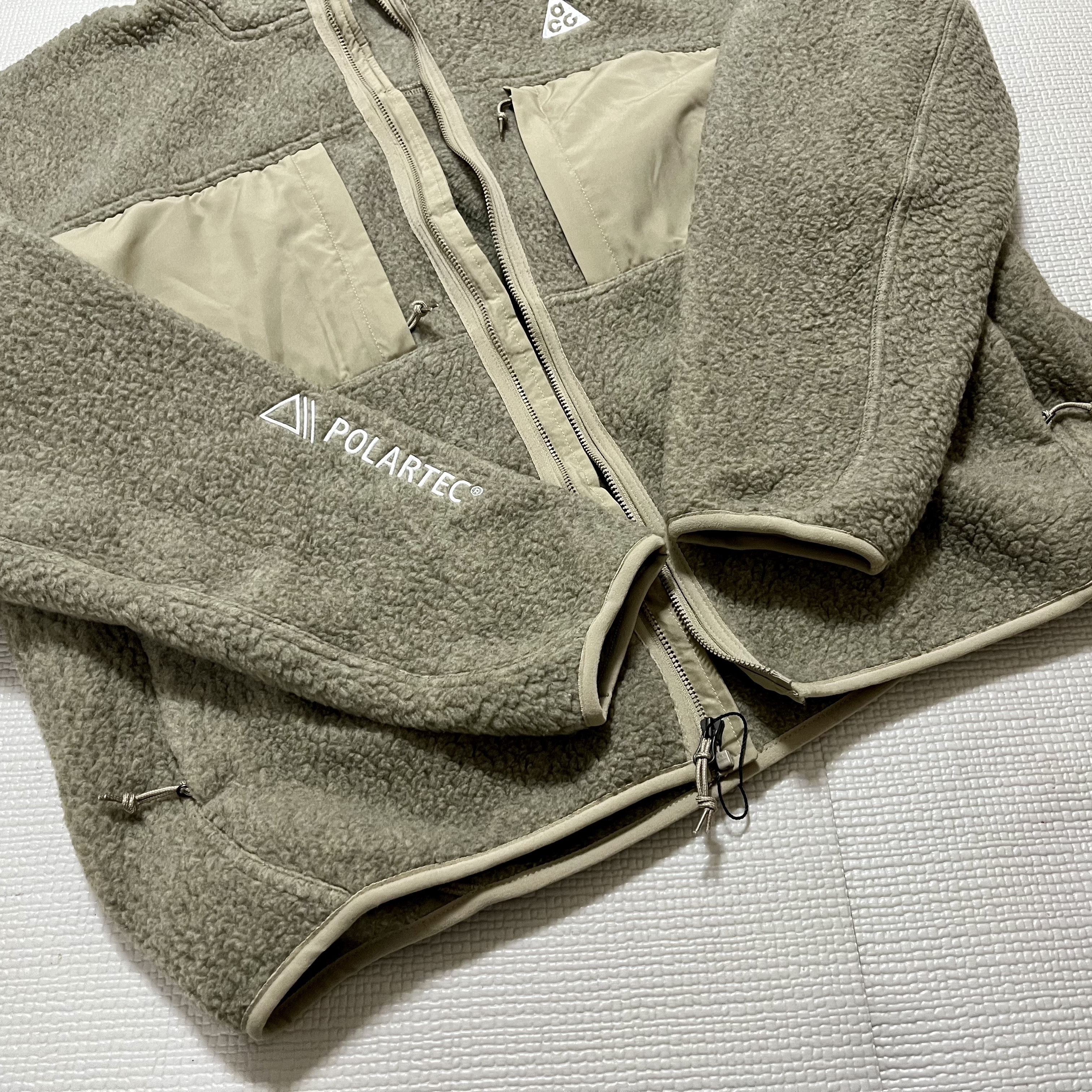 Nike ACG Arctic Wolf Full Zip Top Khaki Light Iron Ore - Asia 착용 스타일 - 3