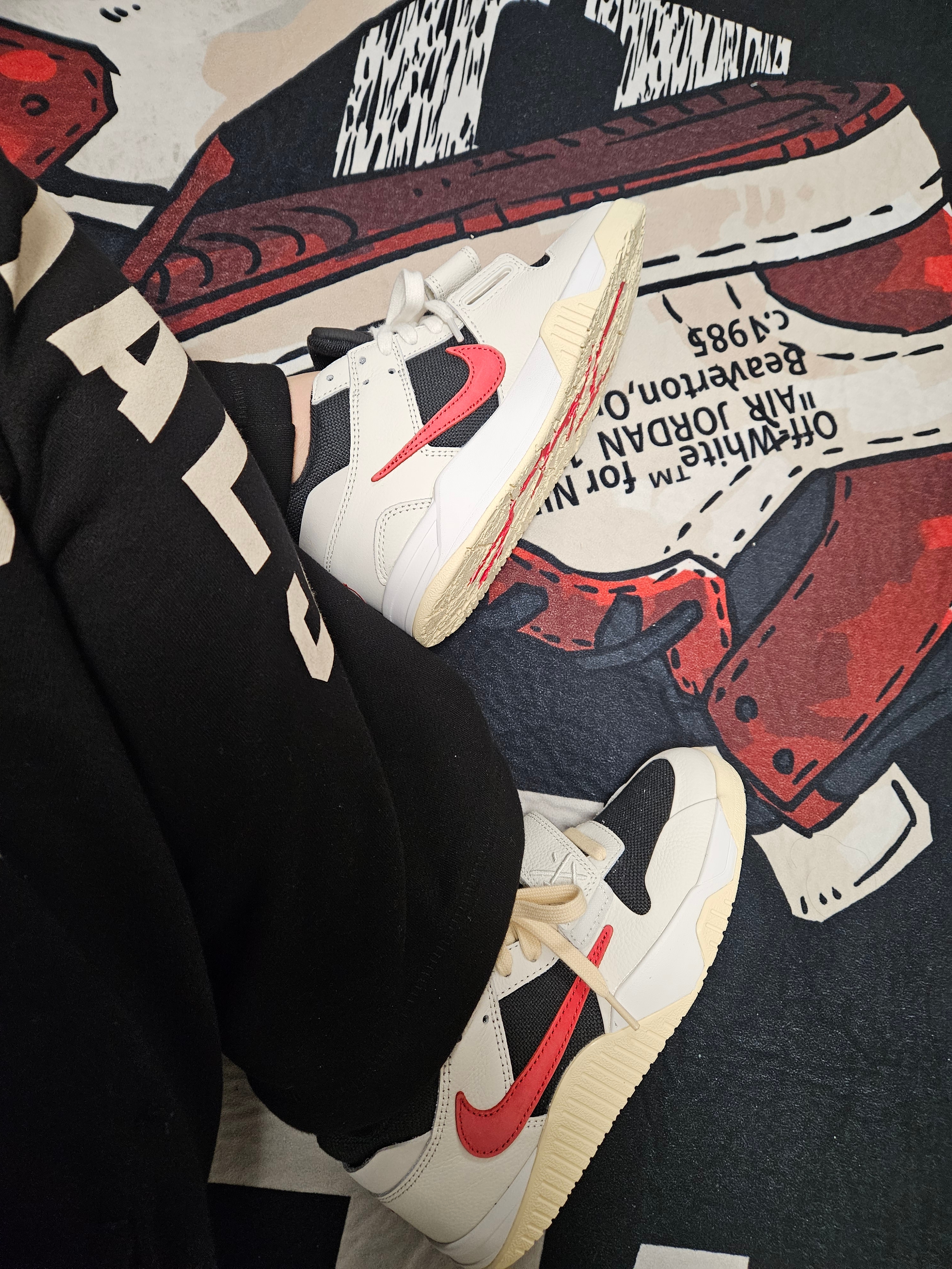 Jordan x Travis Scott Jumpman Jack TR University Red, Essentials Fleece Relaxed Sweatpant Black - 24FW 착용 스타일