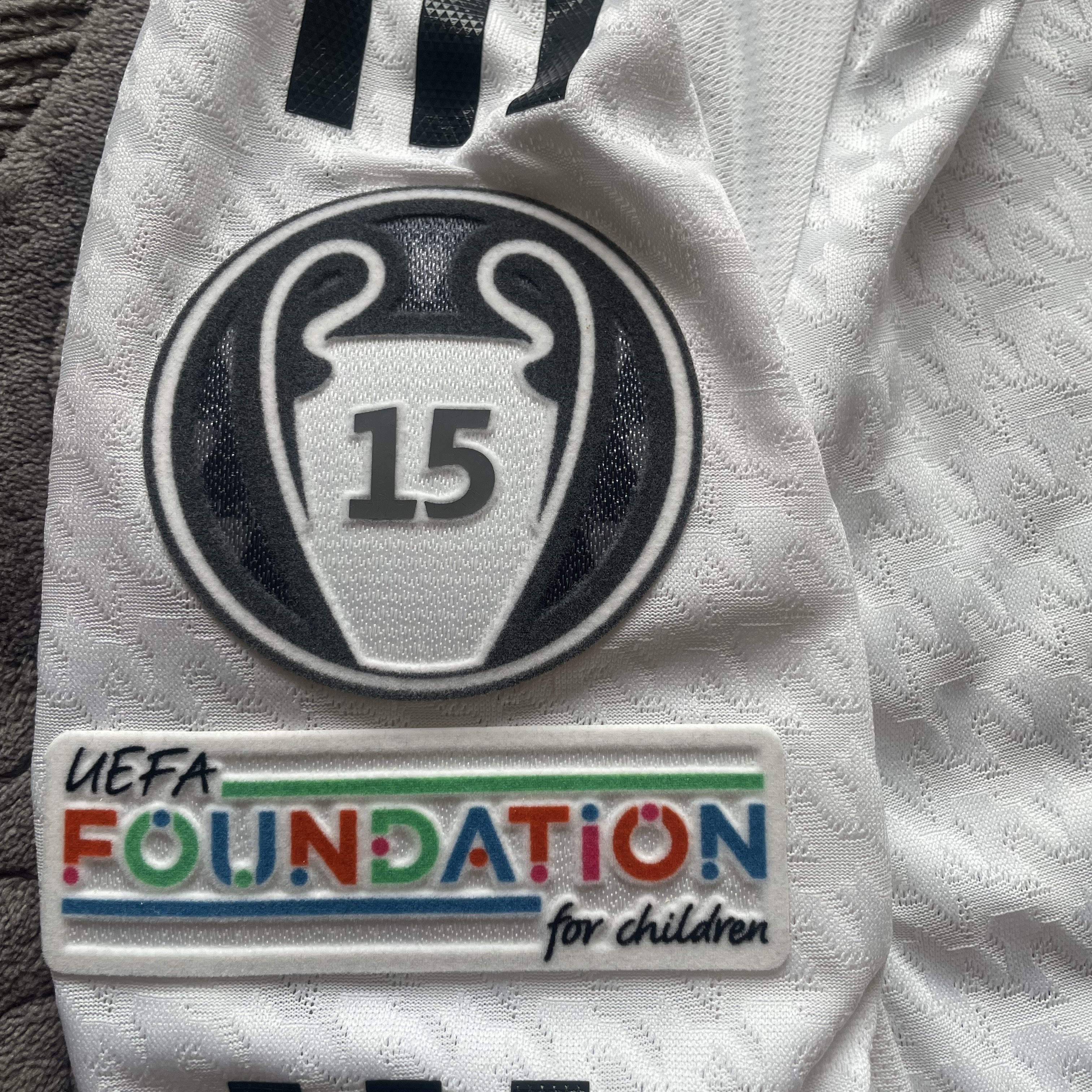 Adidas Real Madrid 2024/25 Home Authentic Long Sleeve Jersey White - US Sizing (Non Marking Ver.) 착용 스타일 - 4