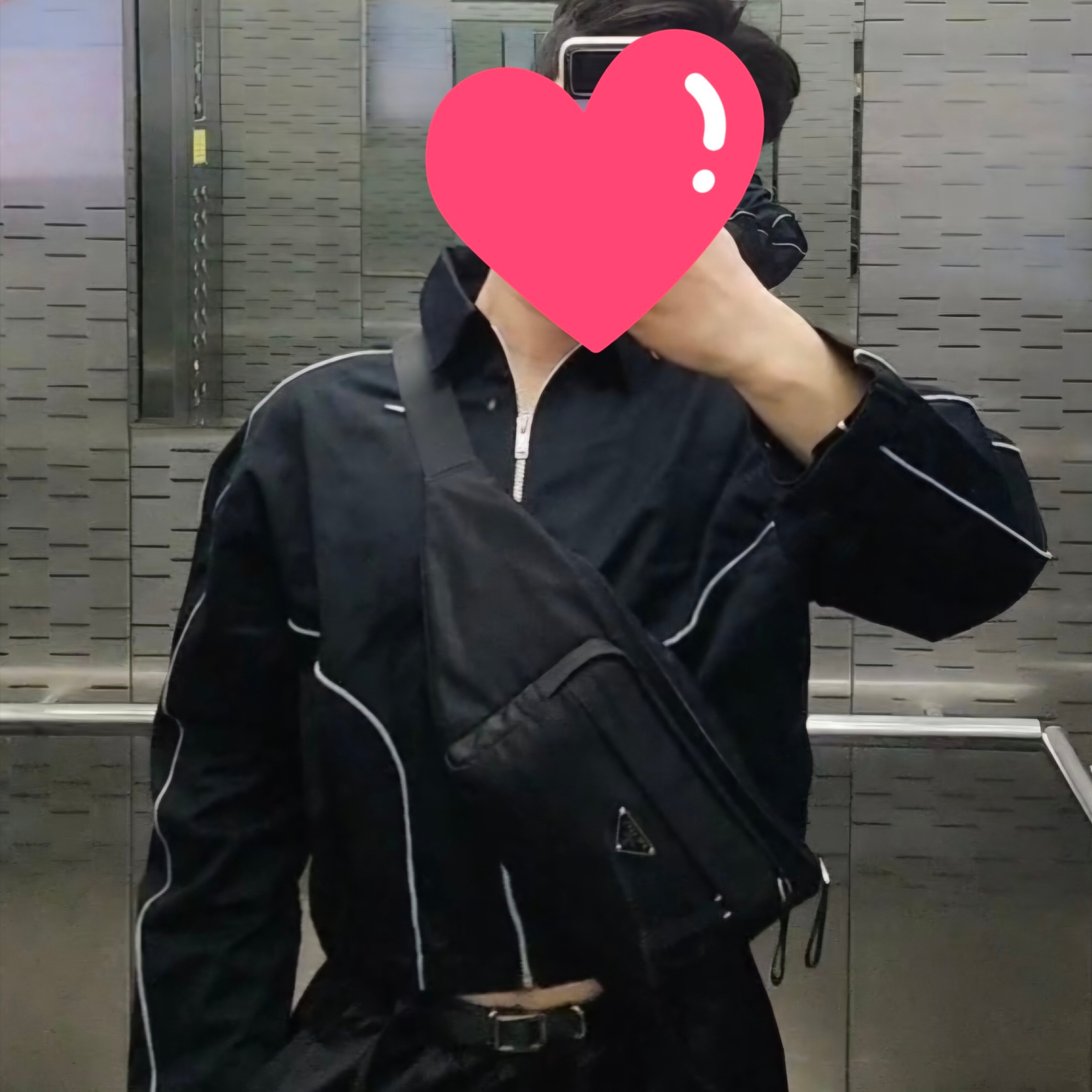 Prada Nylon Shoulder Bag Black, (W) Nike NSW Woven Jacket Black - Asia 착용 스타일 - 3