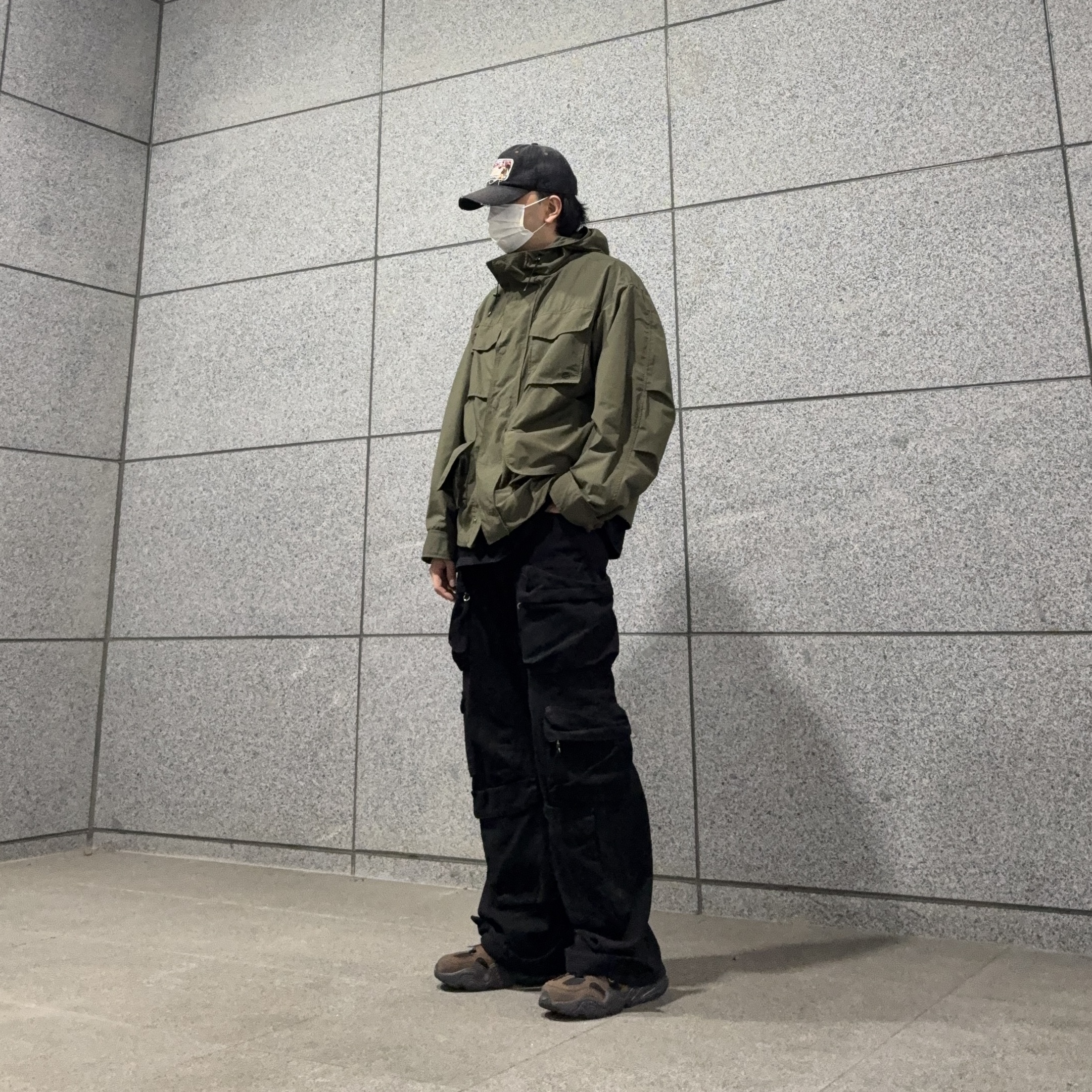 Nike Tech Hera Cacao Wow Bronzine, Zara Utility Pocket Pants Black 착용 스타일 - 6