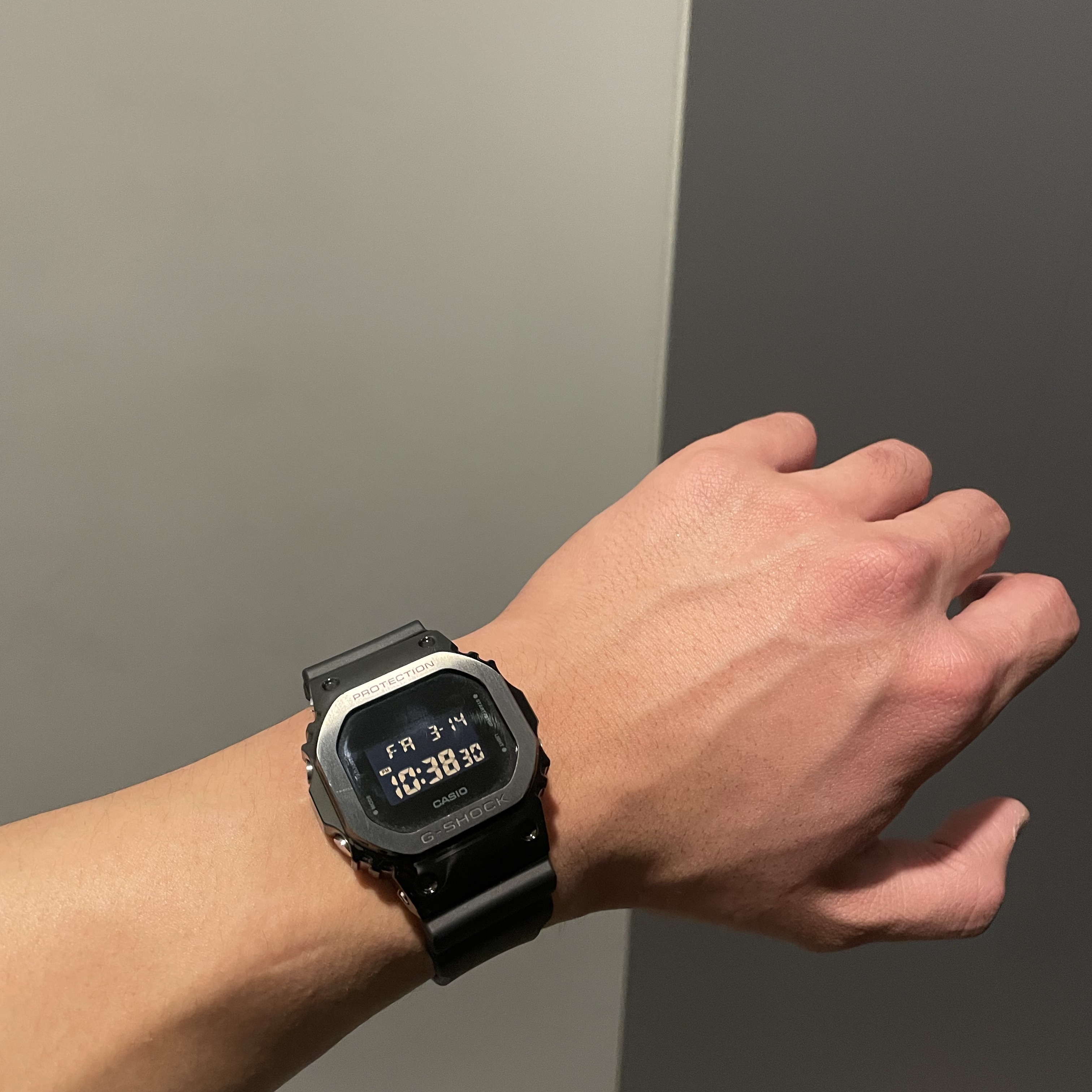 Casio G-Shock GM-5600UB-1 착용 스타일