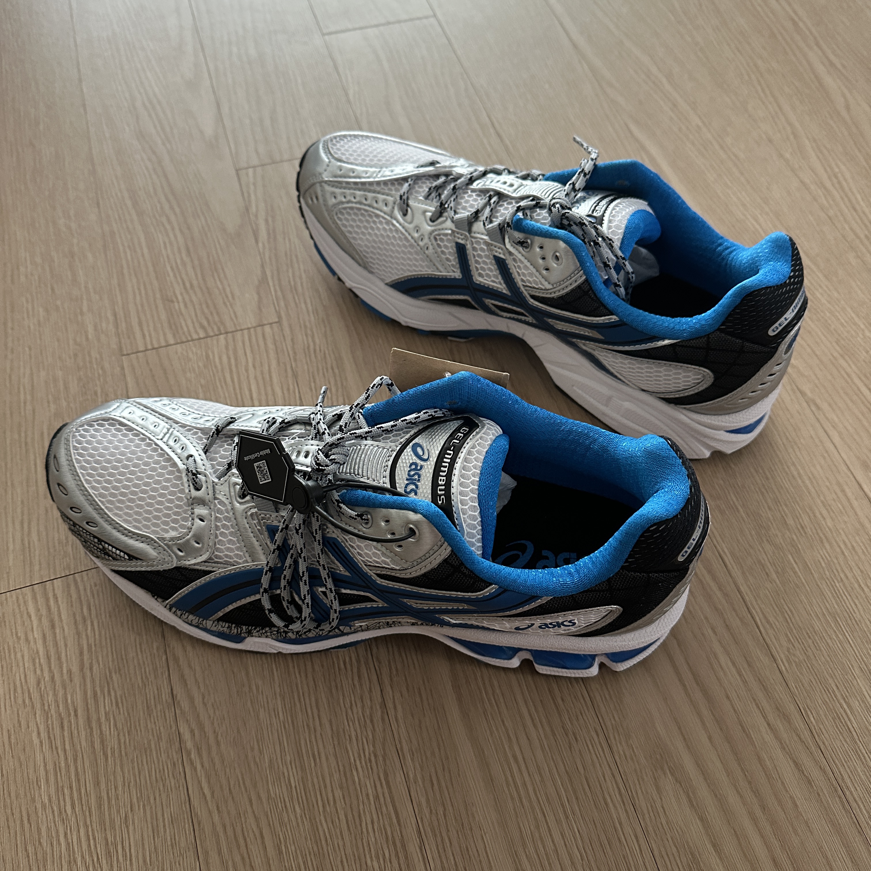 Asics Gel-Nimbus 10.1 White Directoire Blue 착용 스타일