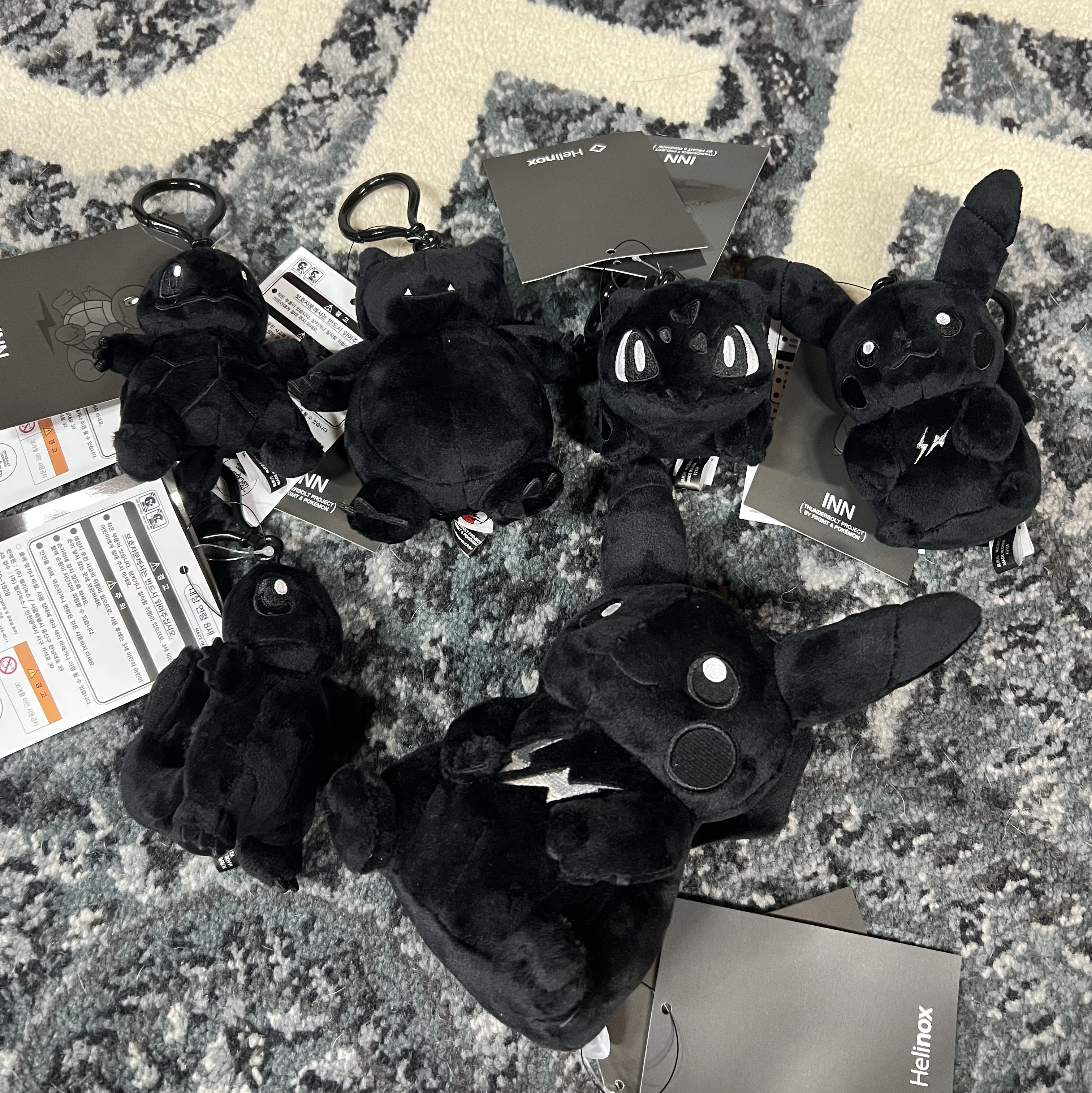 Fragment x Pokemon INN Thunderbolt Project TBP Mascot Key Ring Pikachu Black, Fragment x Pokemon INN Thunderbolt Project TBP Mascot Key Ring Kabigon Black ์ฐฉ์ฉ ์คํ์ผ