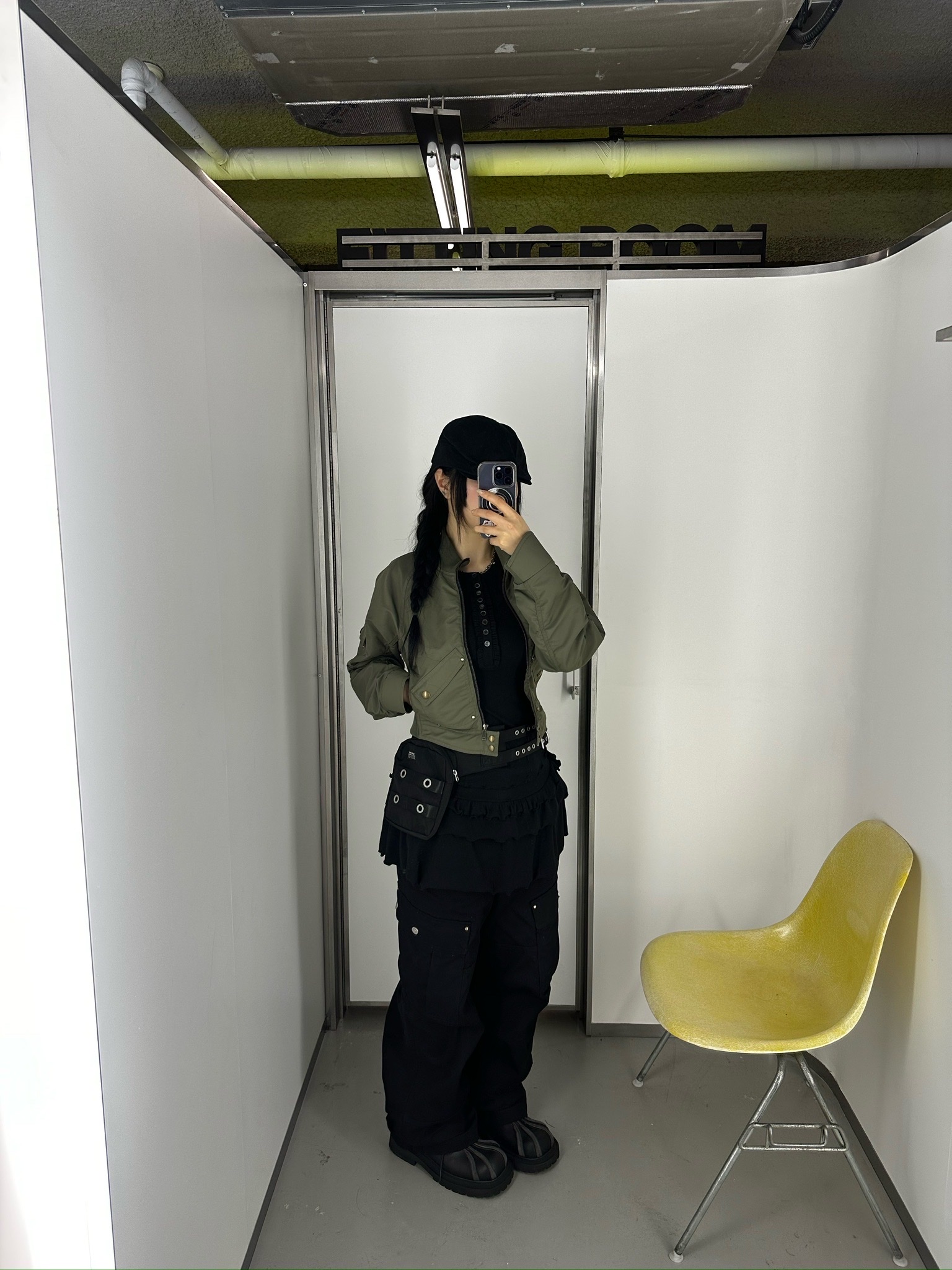 Vacant Archive Roen Crop Jumper Deep Brown, Vacant Archive Roen Crop Jumper Khaki 착용 스타일