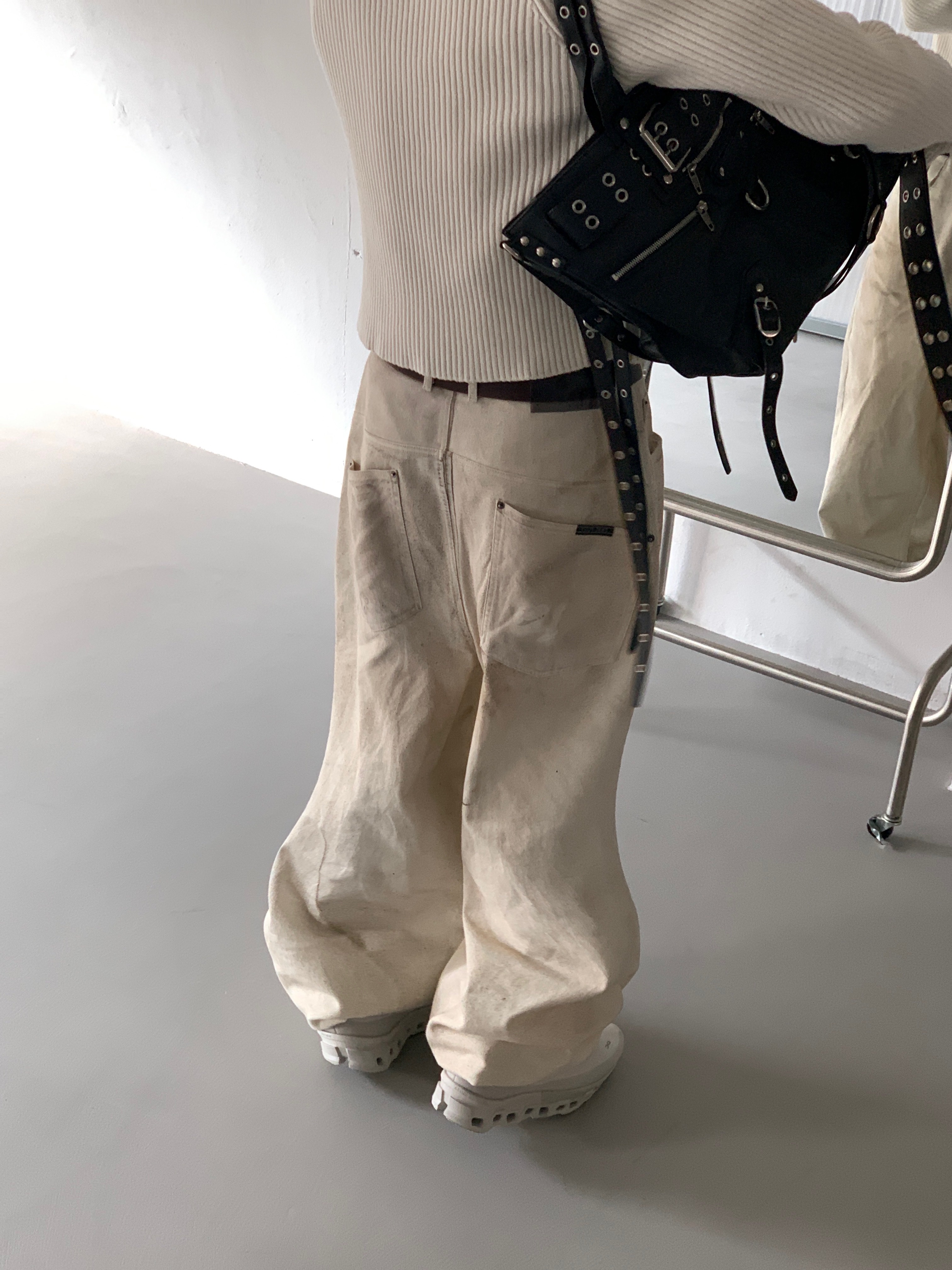 On Running x Post Archive Faction (Paf) Cloudmonster 2 Moondust Chalk, Our Legacy Double Tongue Belt Mahogany 착용 스타일 - 10