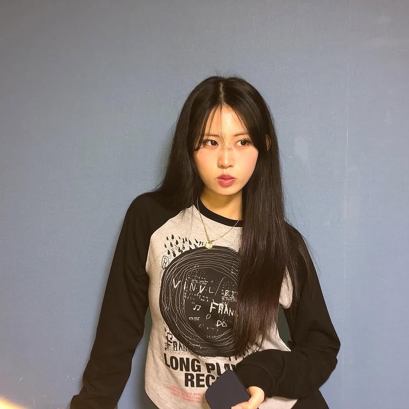 Thevinylhouse Lp Raglan Ls Tee Black 착용 스타일 - 2