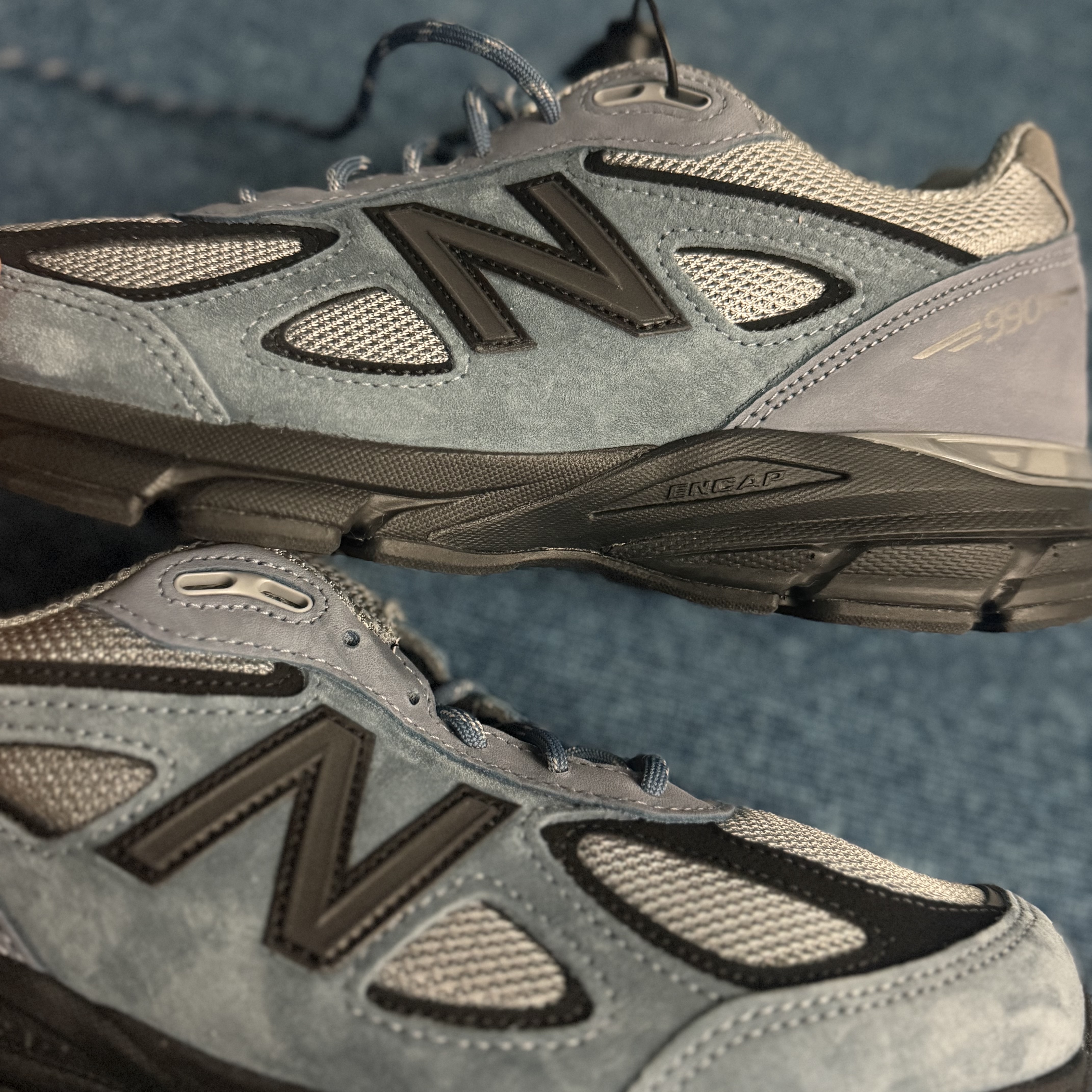 New Balance 990v4 Made in USA Arctic Grey 착용 스타일