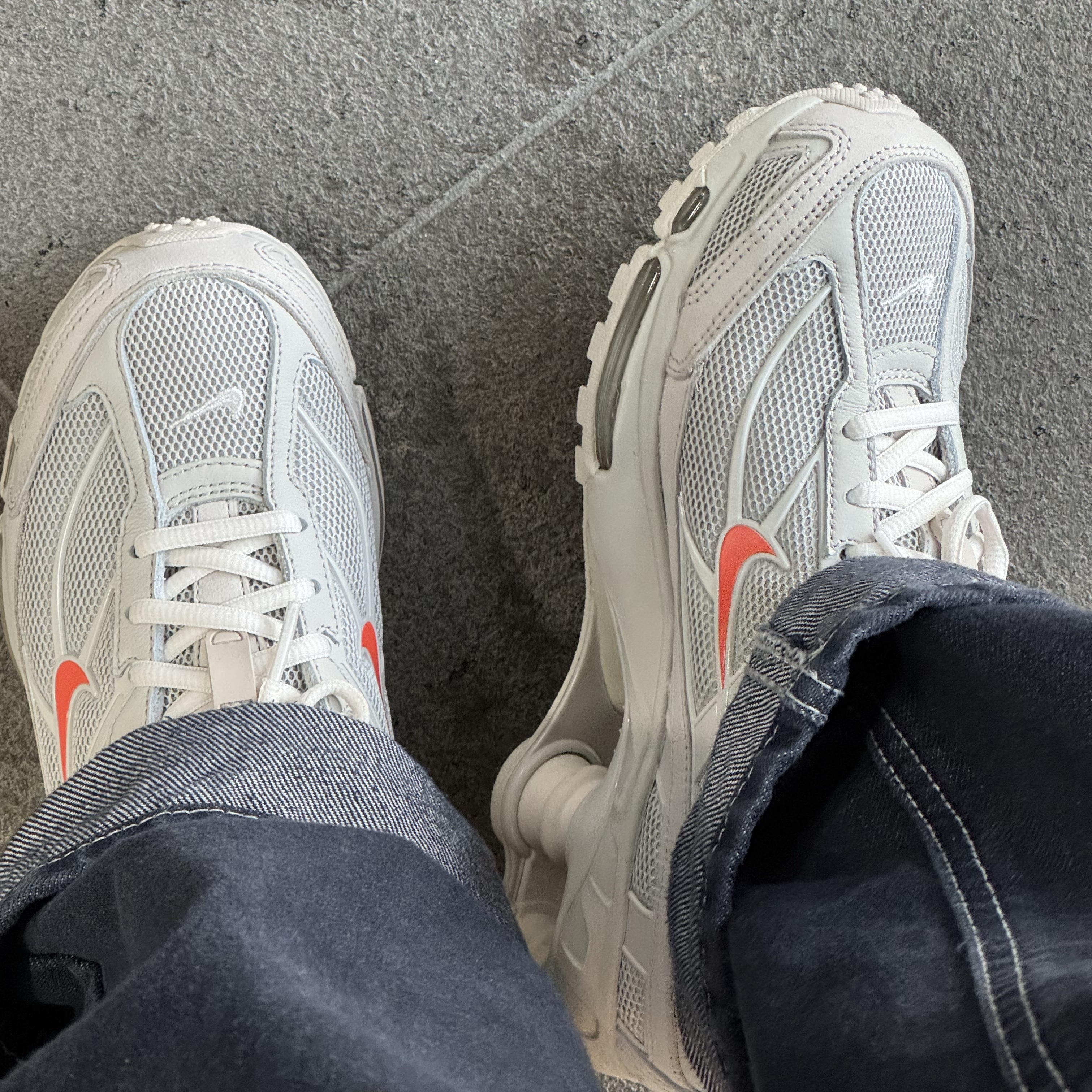 Nike Shox Ride 2 Light Bone and Turf Orange 착용 스타일