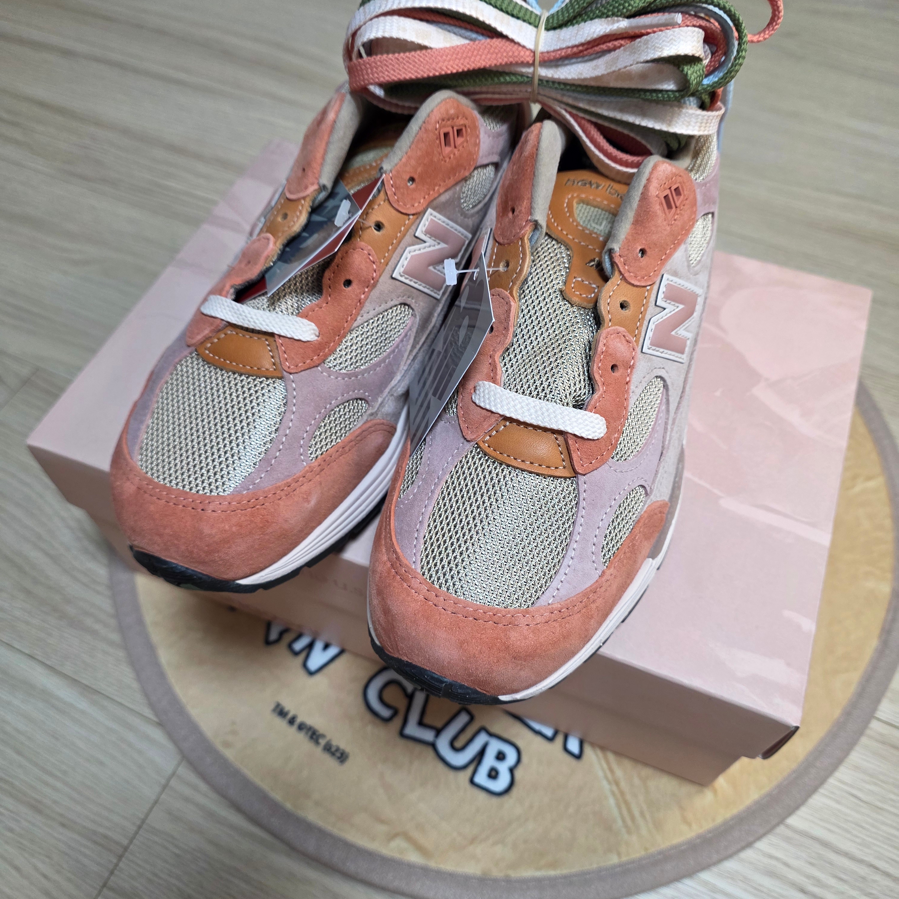 New Balance x Joe Freshgoods 992 Made in USA Aged Well 착용 스타일 - 2