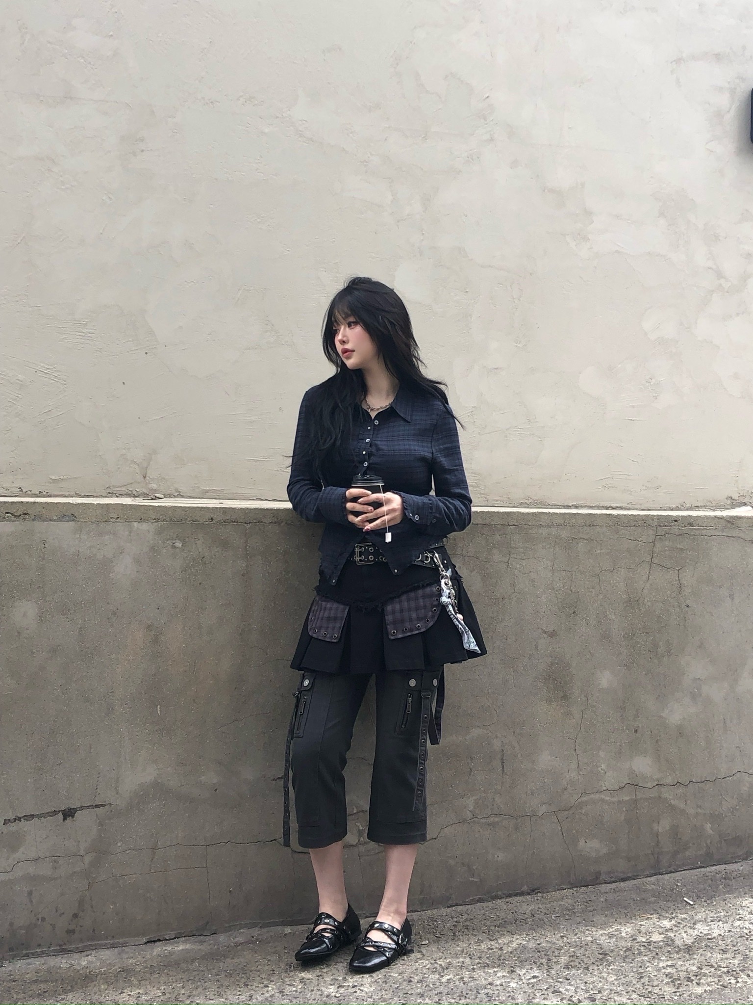 Vacant Archive Piko Capri Pants Charcoal, Vacant Archive Piko Capri Pants Brown 착용 스타일 - 1