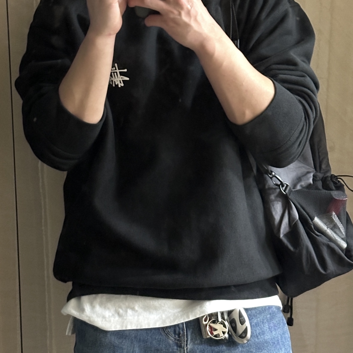 Stussy Basic Stussy Crew Black, Human Made Heart Keyring Black 착용 스타일
