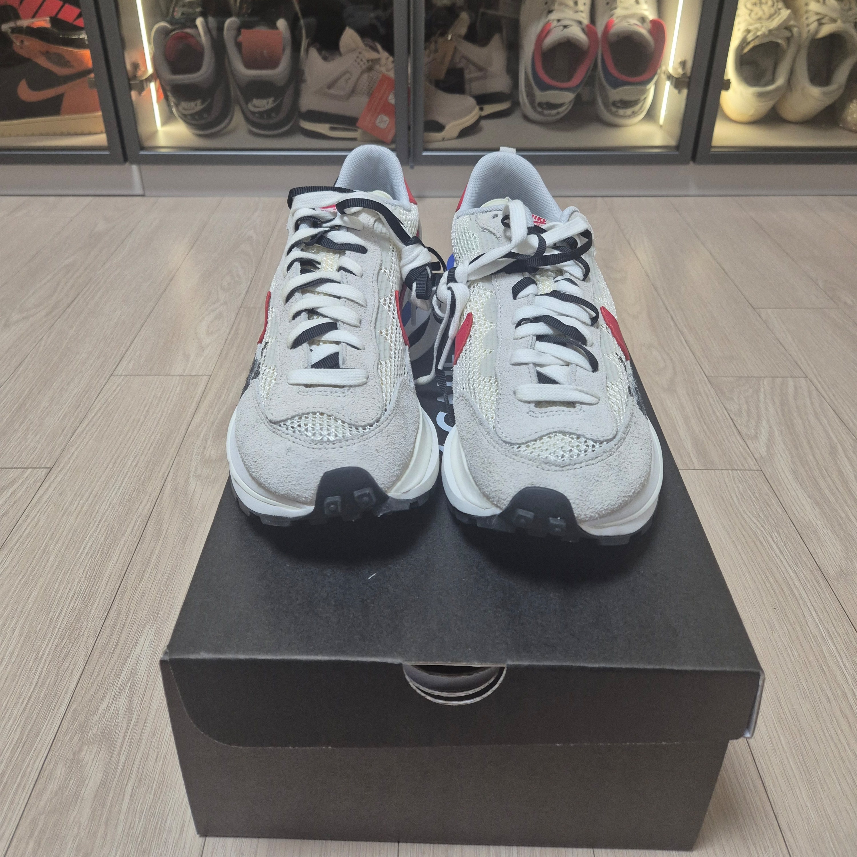 Nike x Sacai VaporWaffle Royal Fuchsia 착용 스타일 - 2