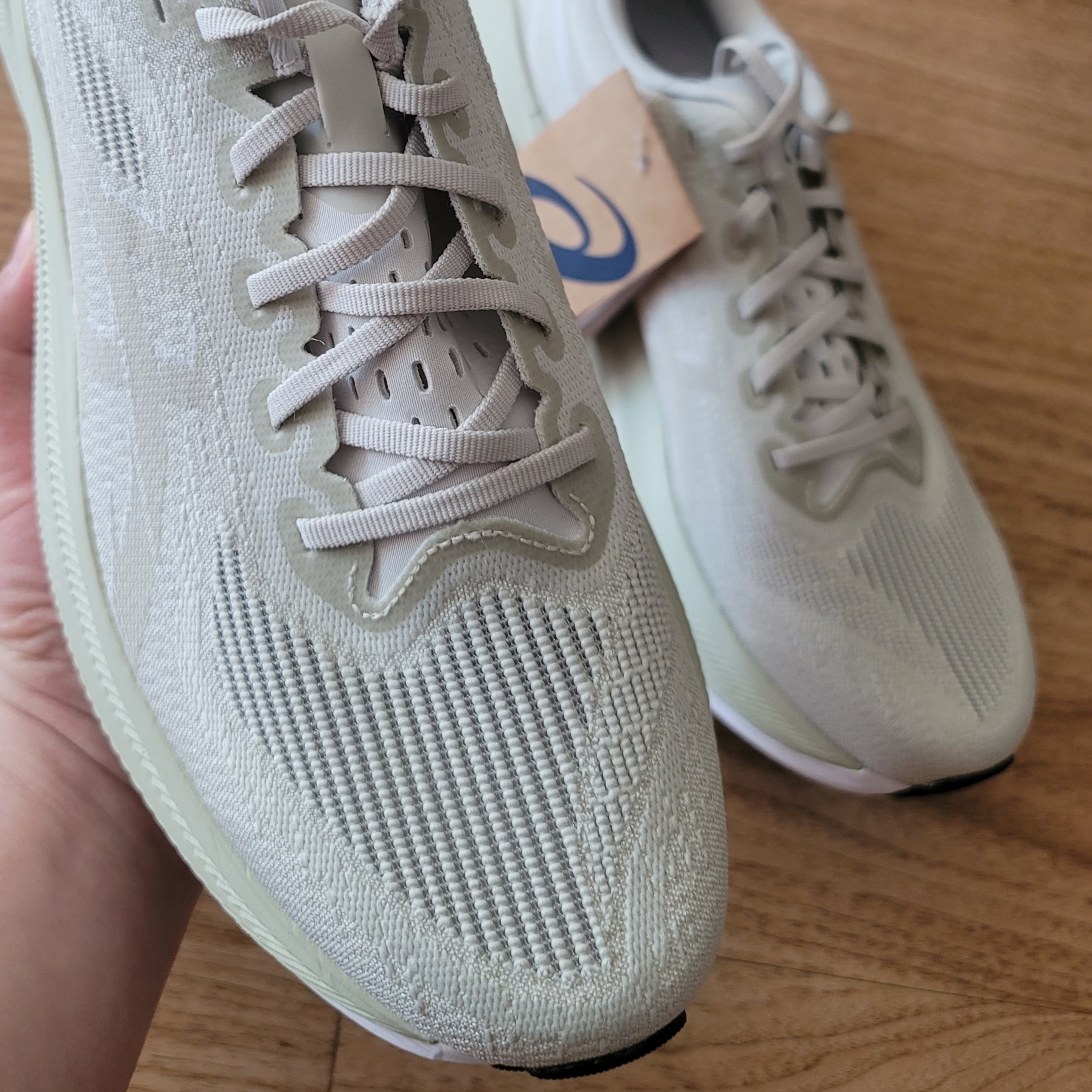 Asics Superblast 2 Lake Grey White Sage 착용 스타일