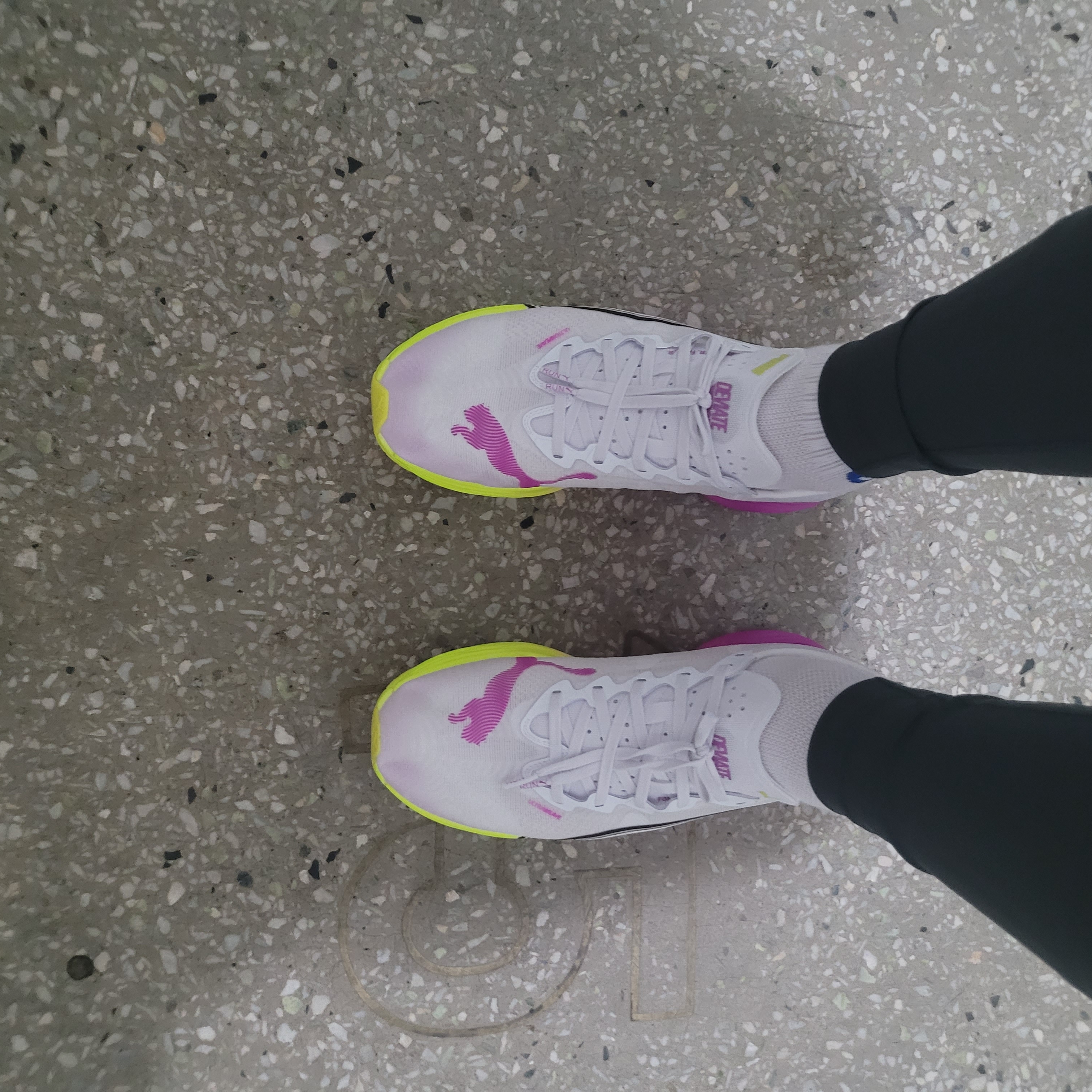 Puma Deviate Nitro Elite 3 White Pure Magenta 착용 스타일