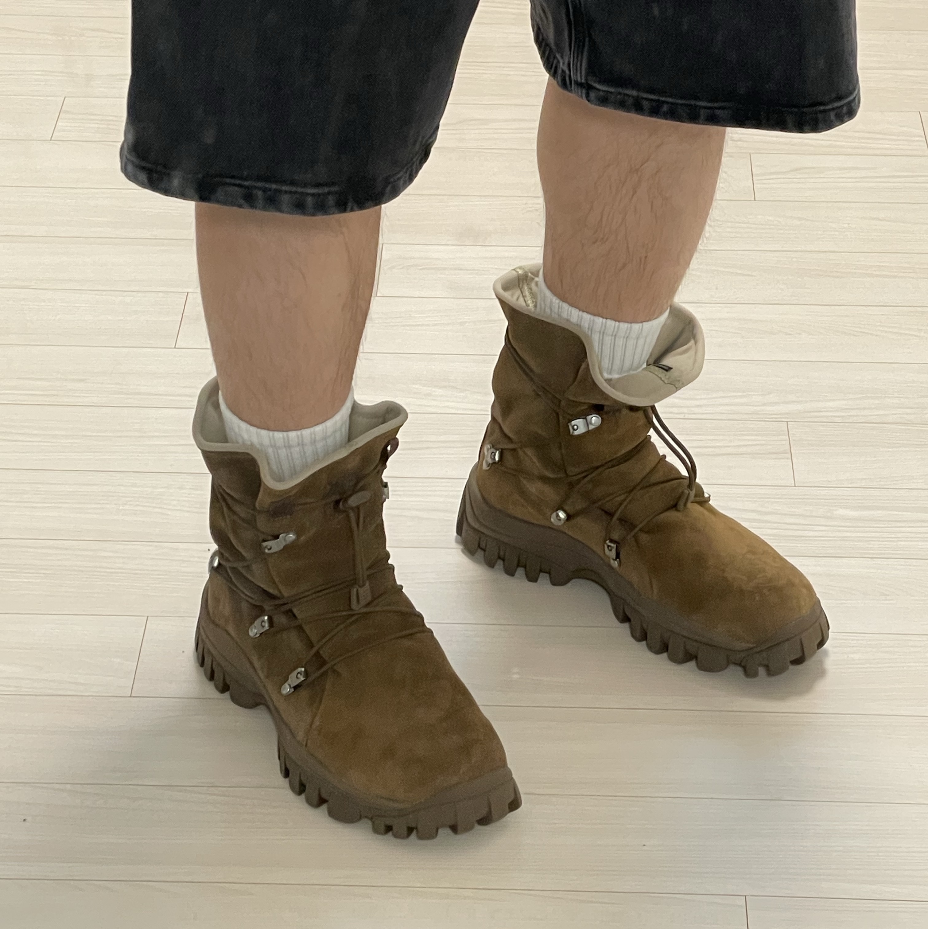 Asics x Nonnative Gel-Yeti Tokyo Hi Gore-Tex Brown Storm, IAB Studio Gingham Check Shirt Black White 착용 스타일 - 3
