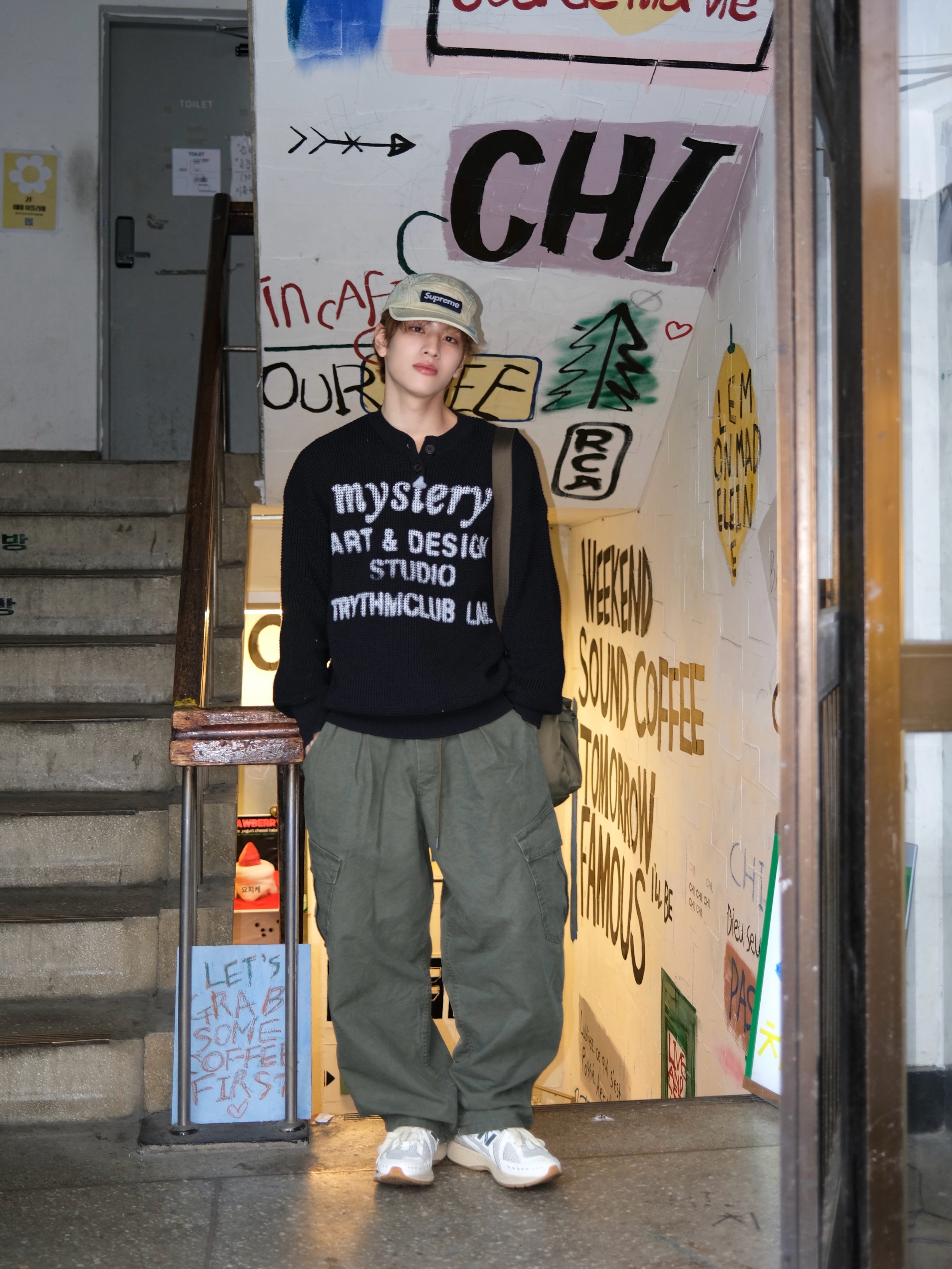 Supreme Washed Chino Twill Camp Cap Dirty Indigo - 24SS, New Balance 1906R Silver Green 착용 스타일 - 1
