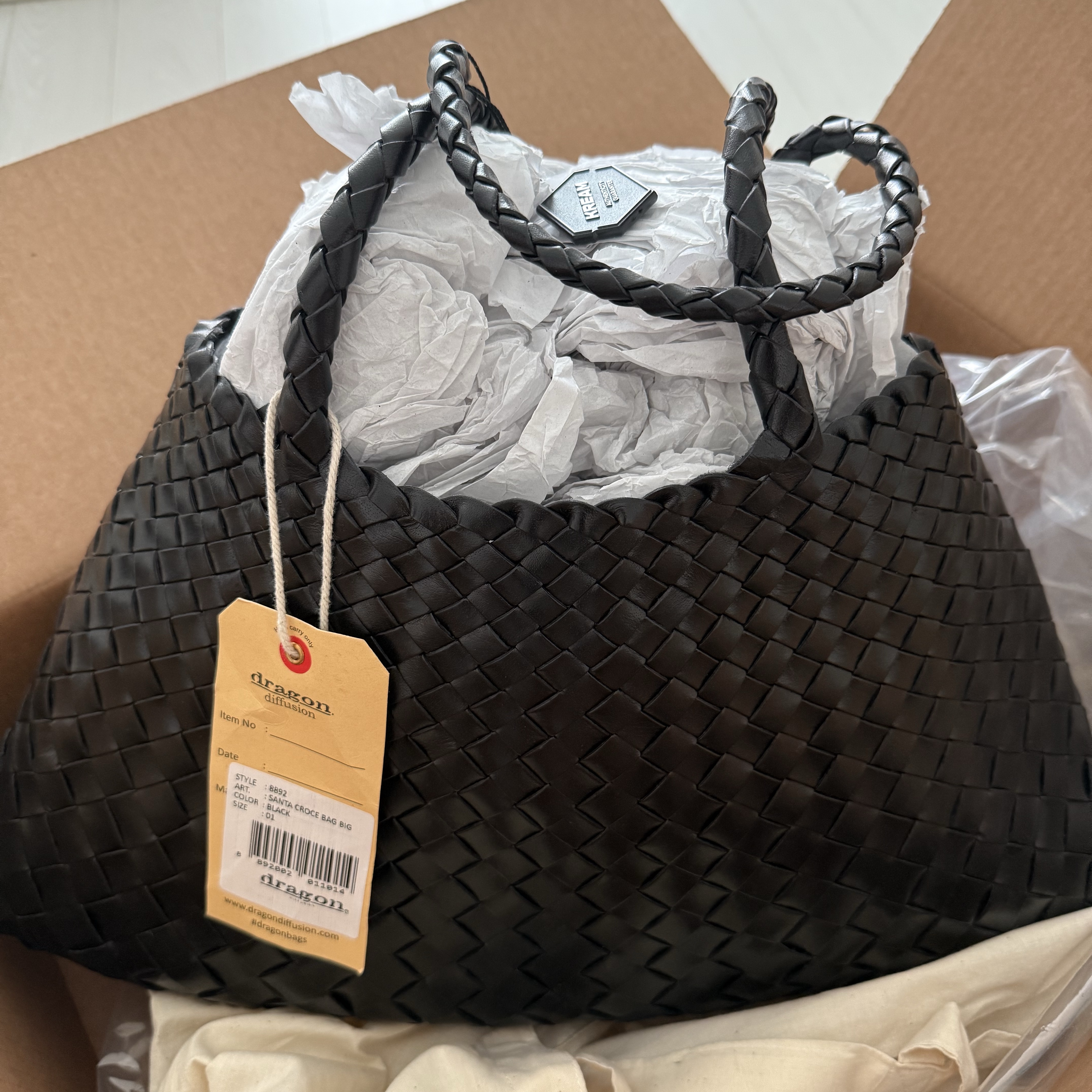 Dragon Diffusion Santa Croce Big Black 착용 스타일