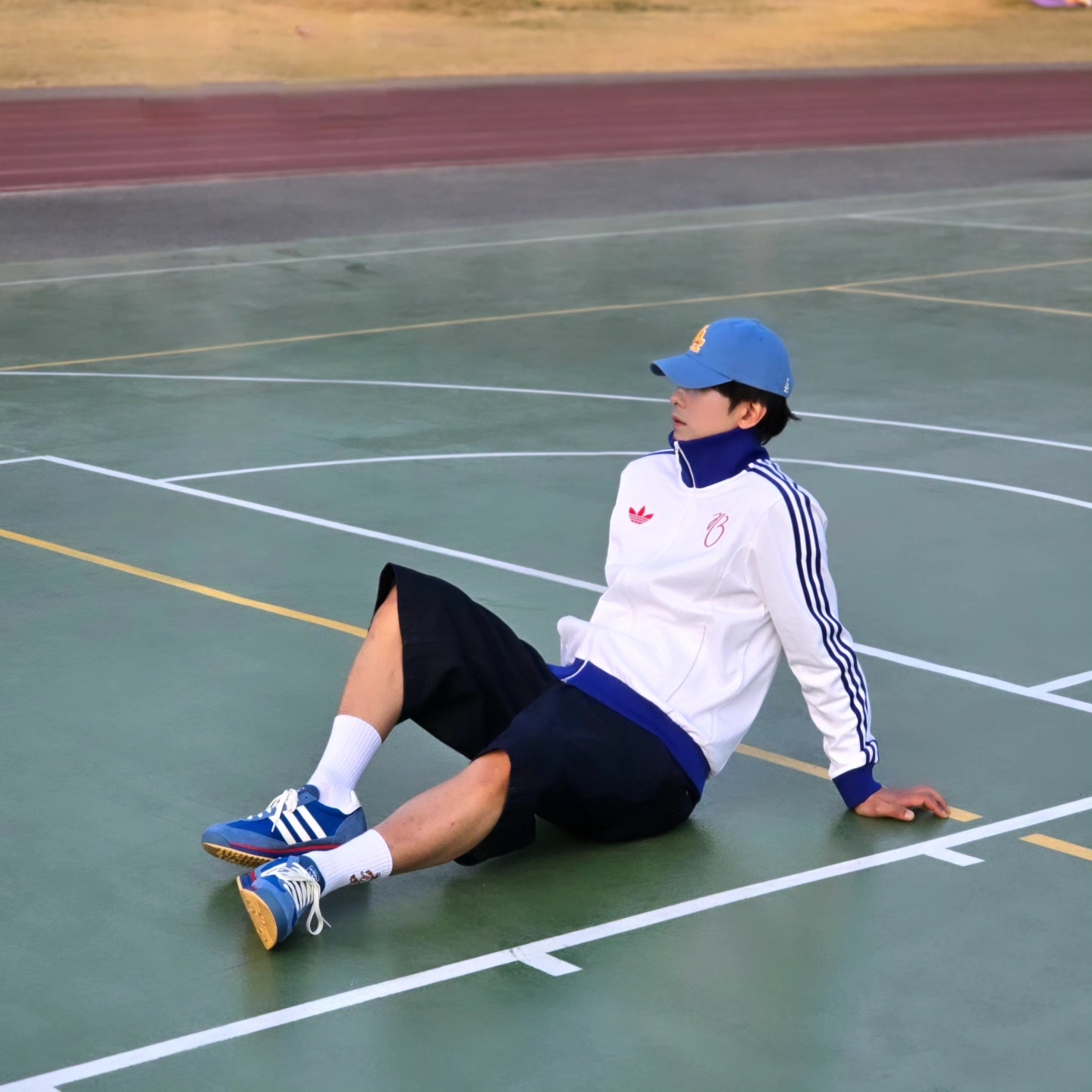 Adidas Jude Bellingham Sports Jacket White - KR Sizing, Adidas Jude Bellingham Sports Jacket White - US Sizing 착용 스타일 - 2