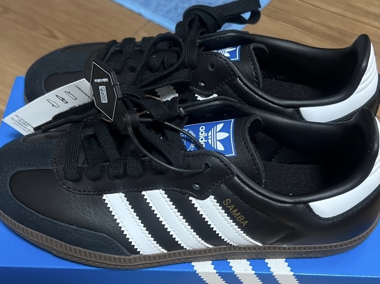 Adidas Samba OG Black White Gum 착용 스타일