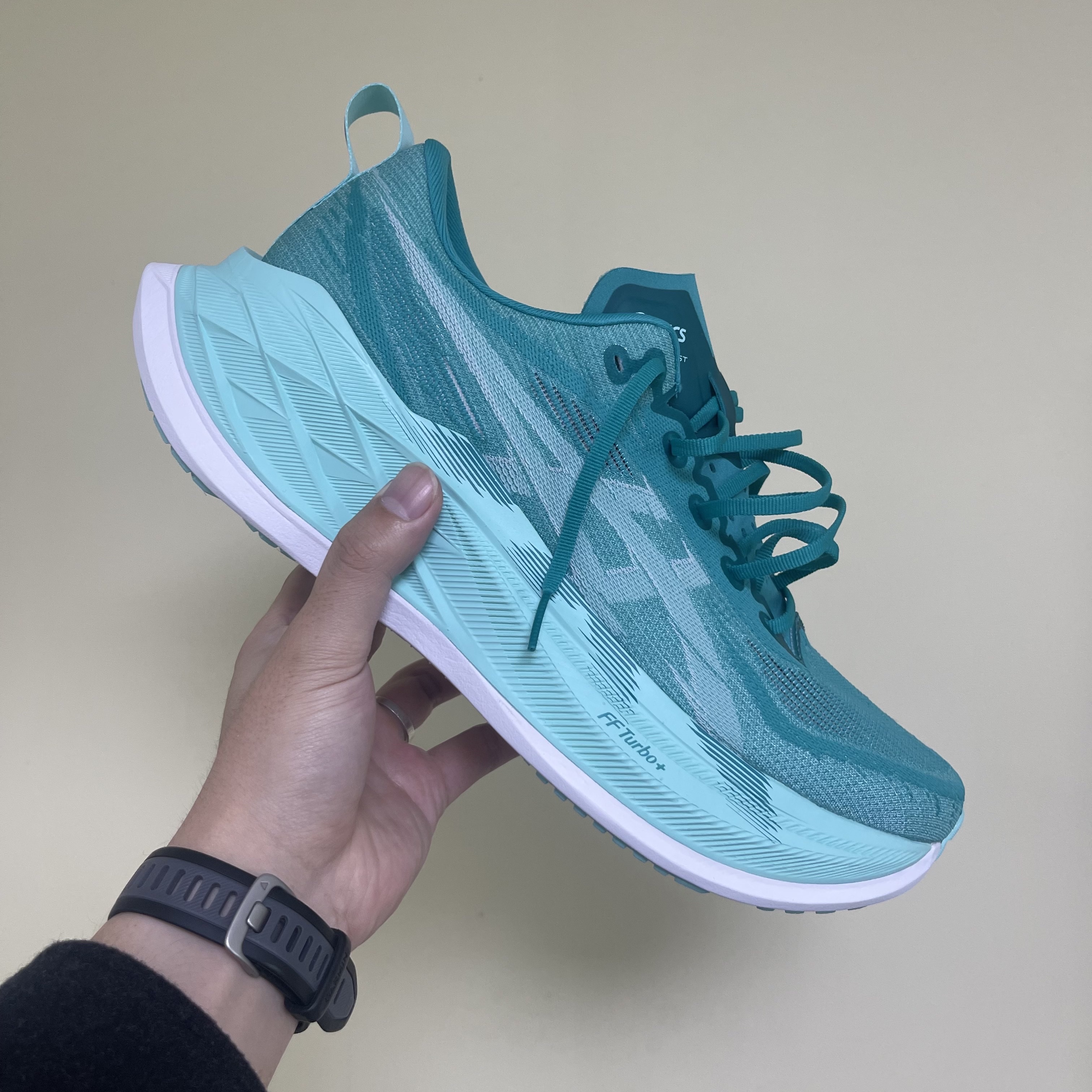 Asics Superblast 2 Wave Teal Illuminate Mint 착용 스타일 - 1