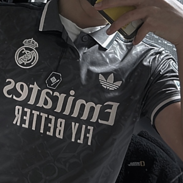 Adidas Real Madrid 2024/25 3rd Jersey Charcoal - KR Sizing (Non Marking Ver.) 착용 스타일 - 1