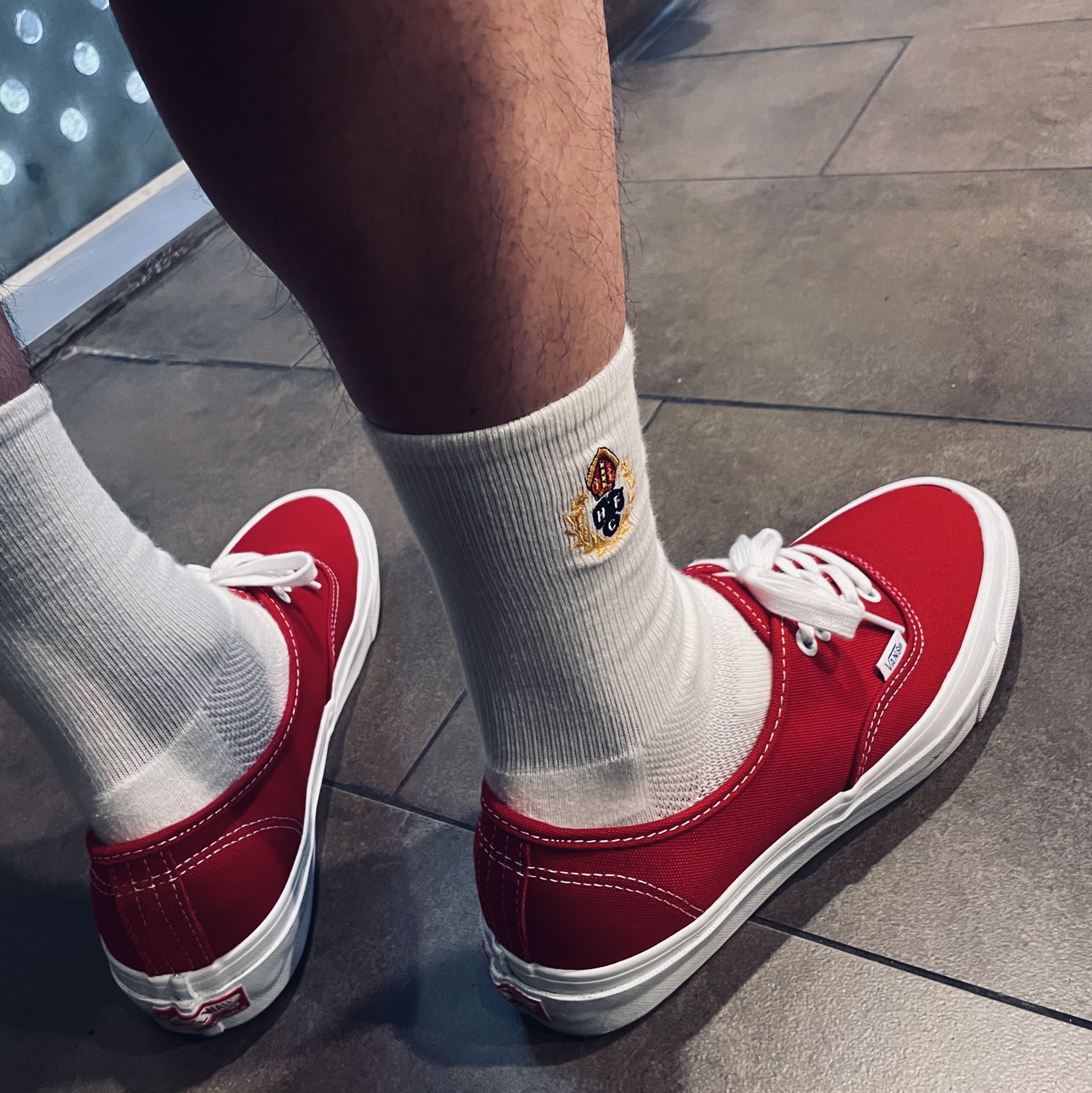 Vans Vault OG Authentic LX Chili Pepper Red 착용 스타일