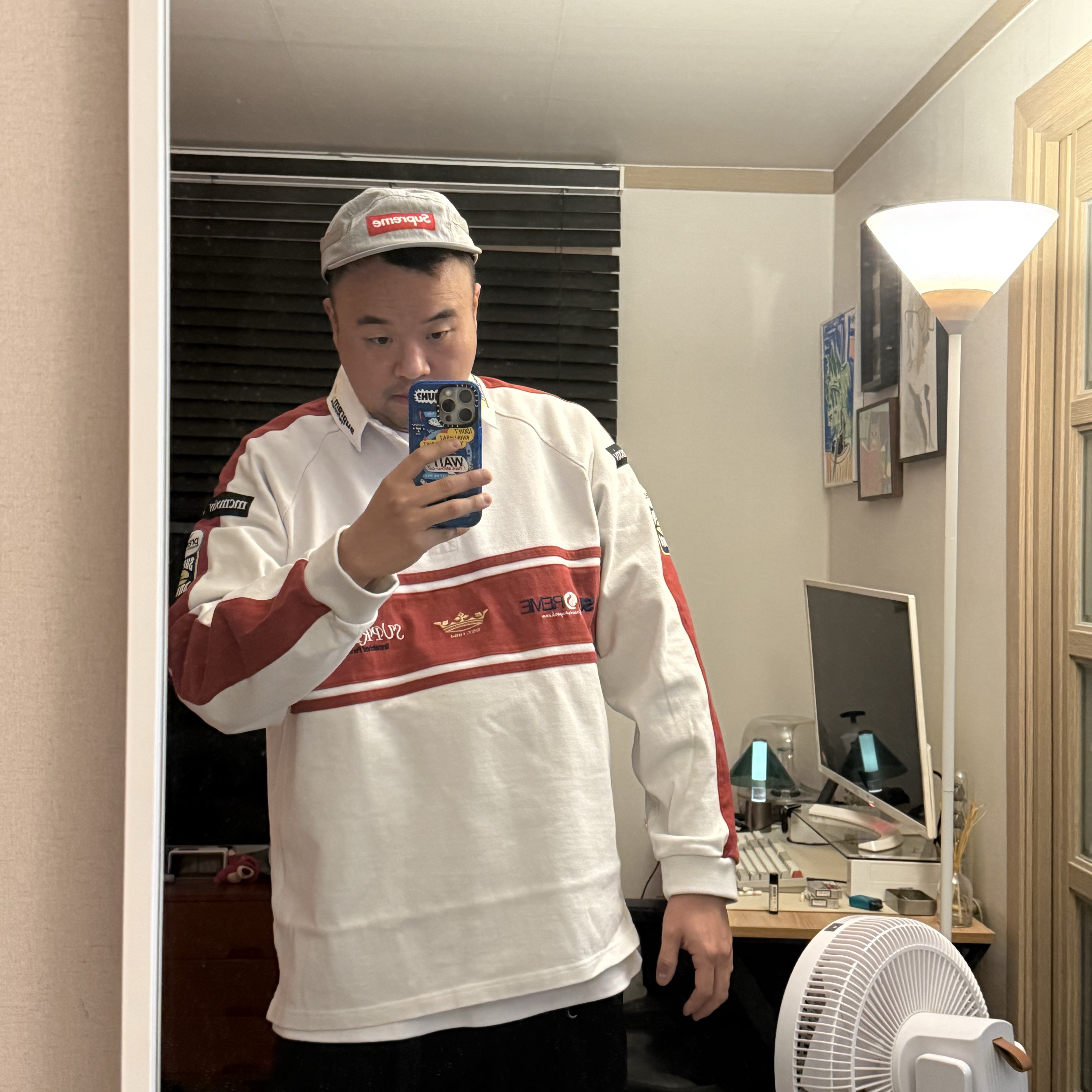 Supreme Chest Stripe Rugby Stone - 24FW, Supreme Mesh Pocket Camp Cap Silver - 24FW 착용 스타일 - 1