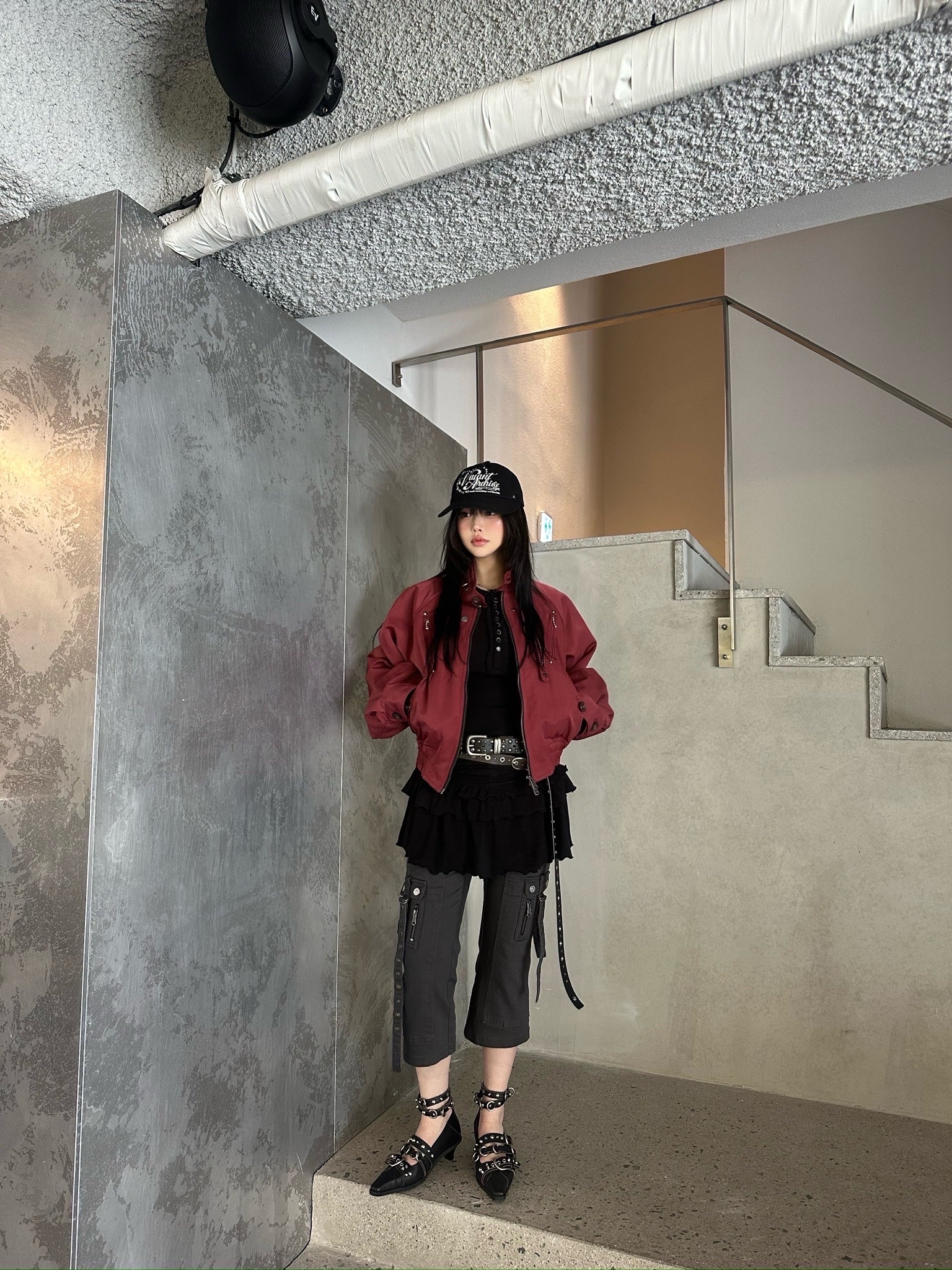 Vacant Archive Wyatt Harrington Jacket Beige, Vacant Archive Wyatt Harrington Jacket Burgundy 착용 스타일