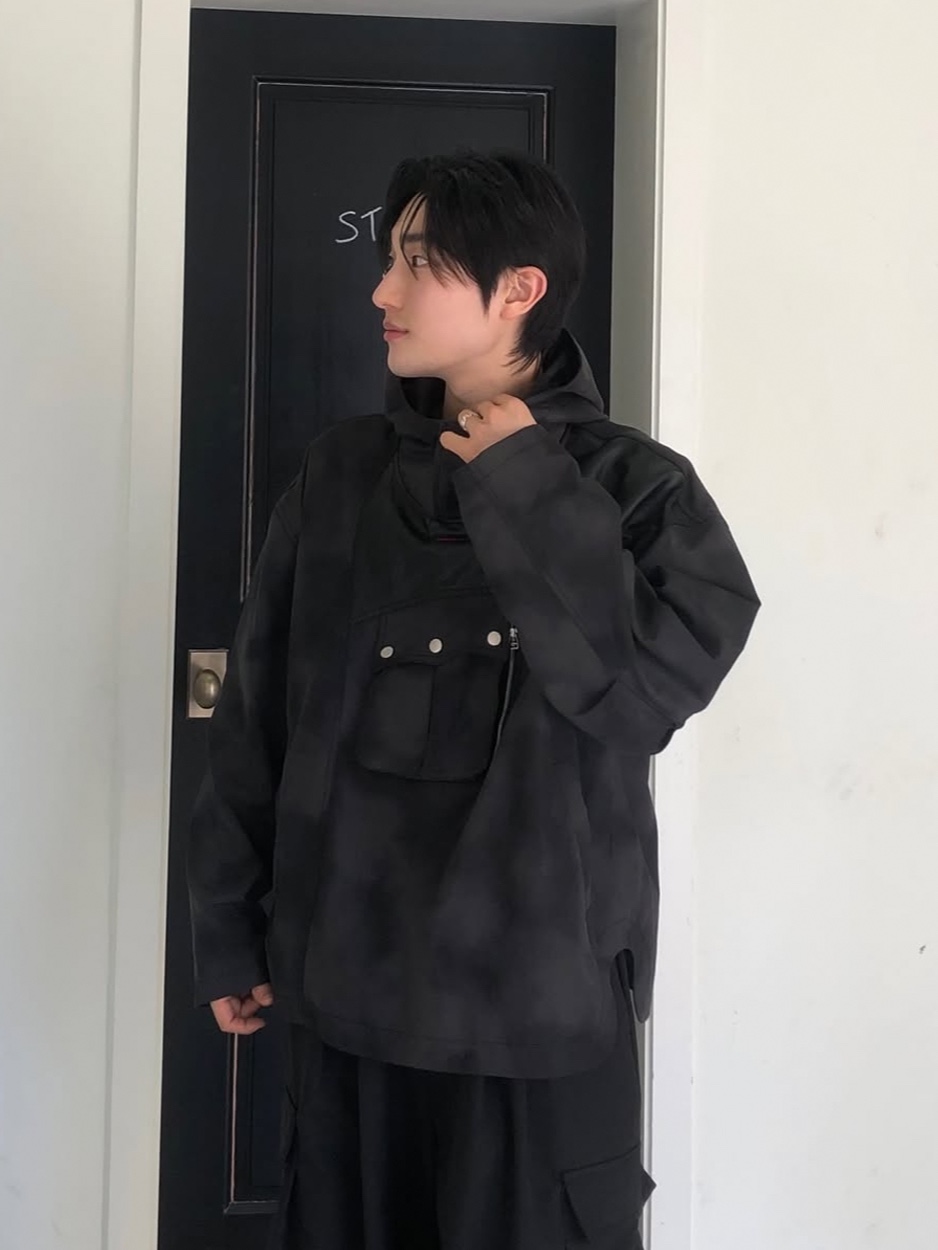 PHOS333 Chasing Nova Anorak Black, [KREAM 단독] PHOS333 Chasing Nova Anorak Burgundy 착용 스타일 - 3