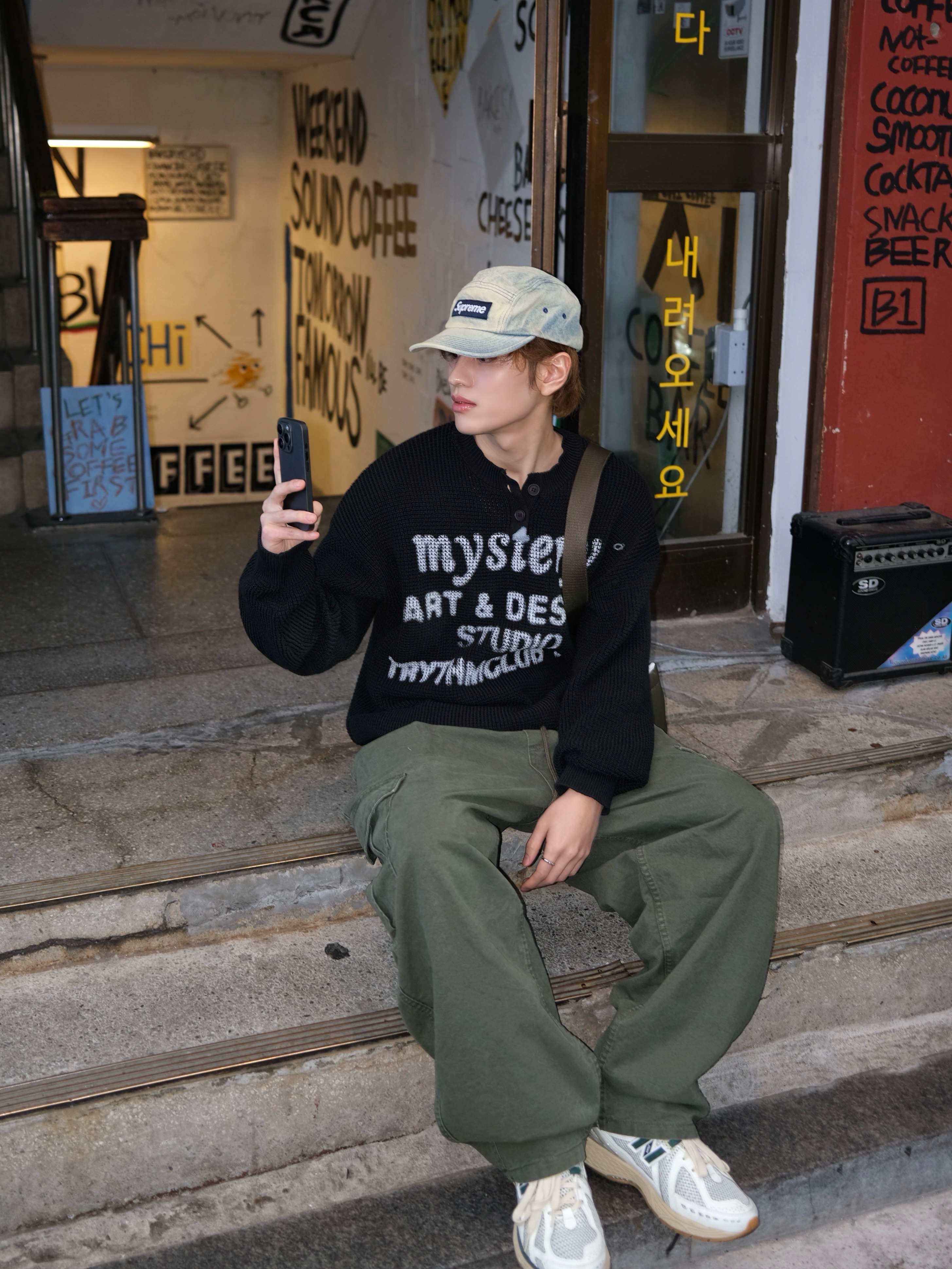 Supreme Washed Chino Twill Camp Cap Dirty Indigo - 24SS, New Balance 1906R Silver Green 착용 스타일 - 2