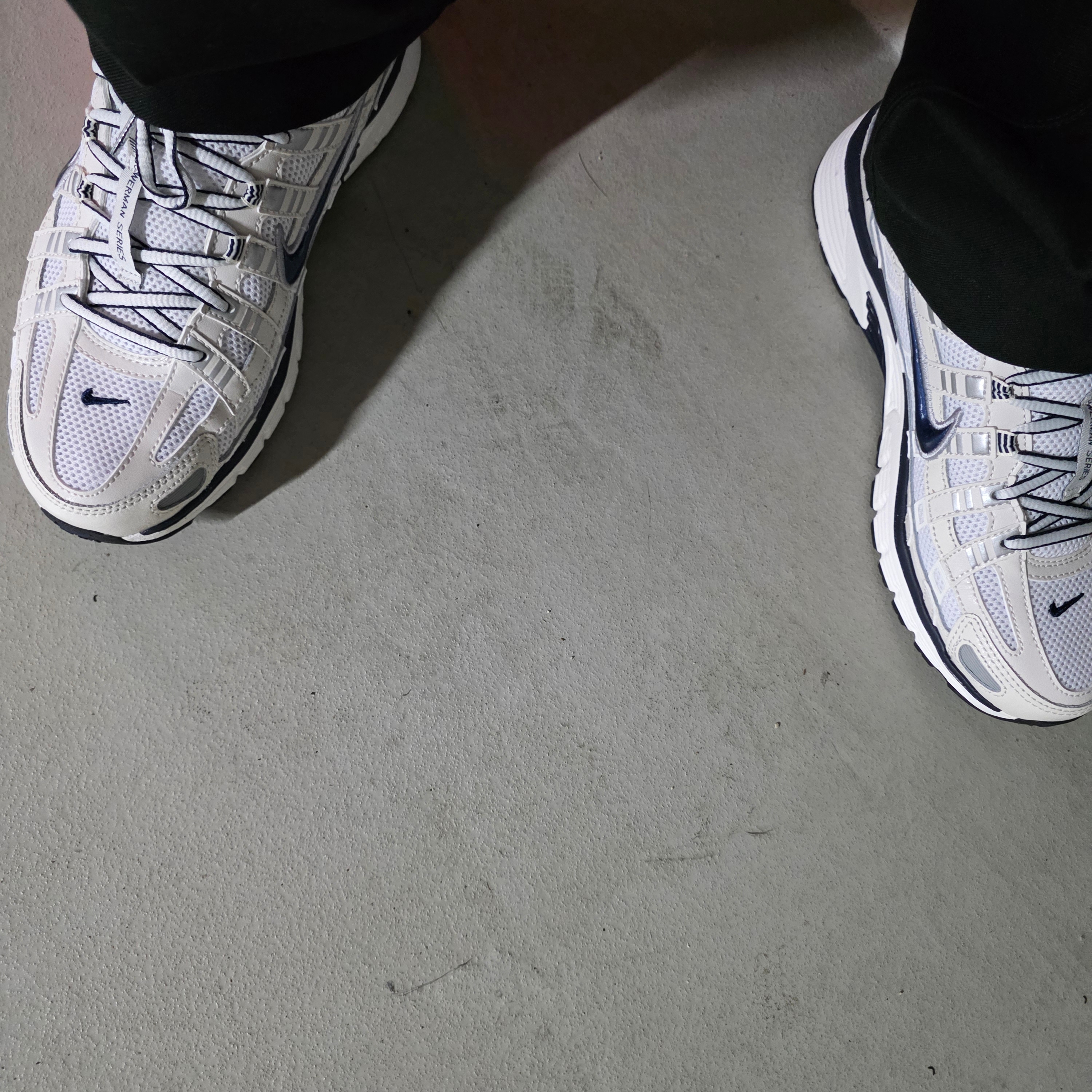Nike P-6000 Phantom Summit White 착용 스타일