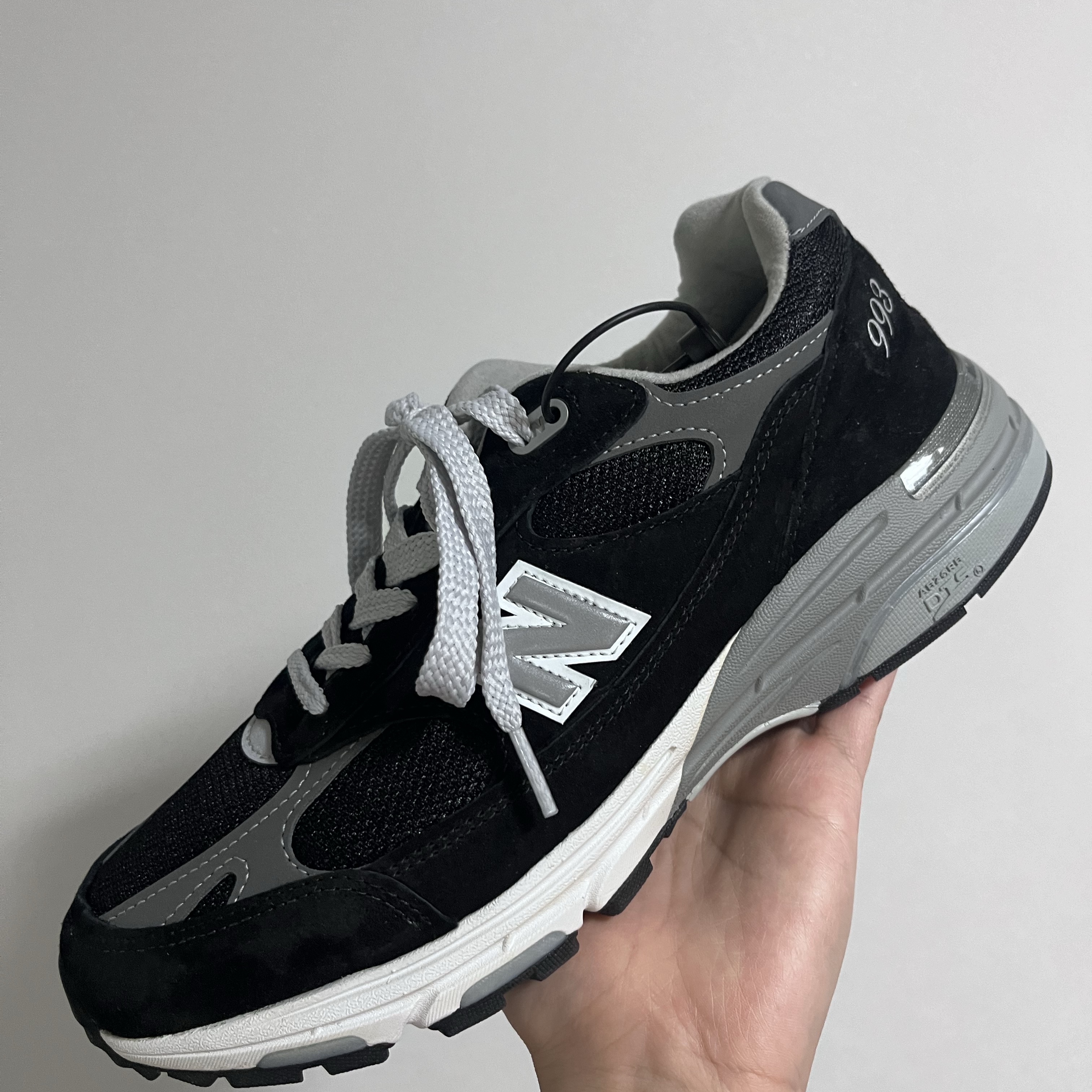 New Balance 993 Made in USA Black - D Standard 착용 스타일
