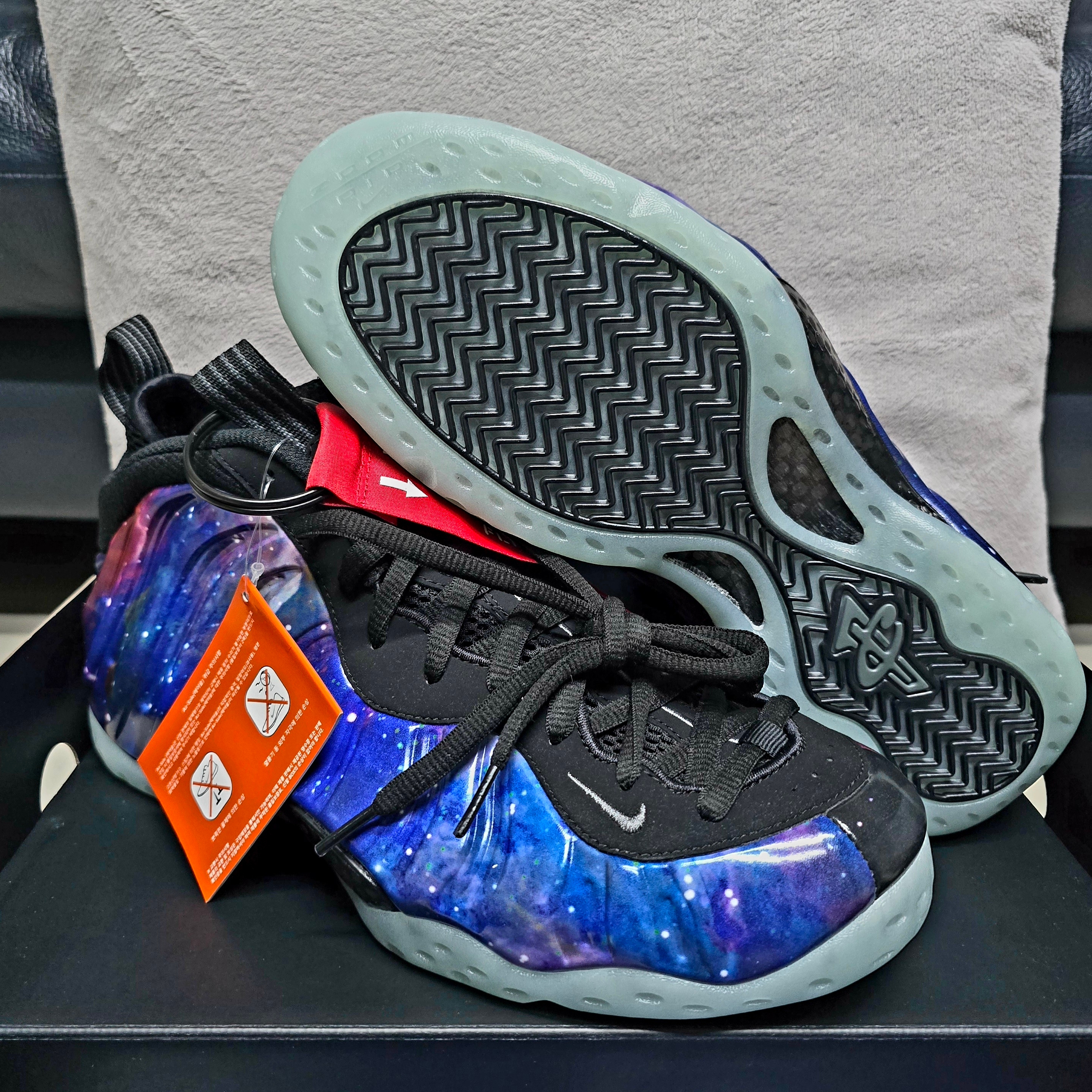 Nike Air Foamposite One Galaxy 착용 스타일