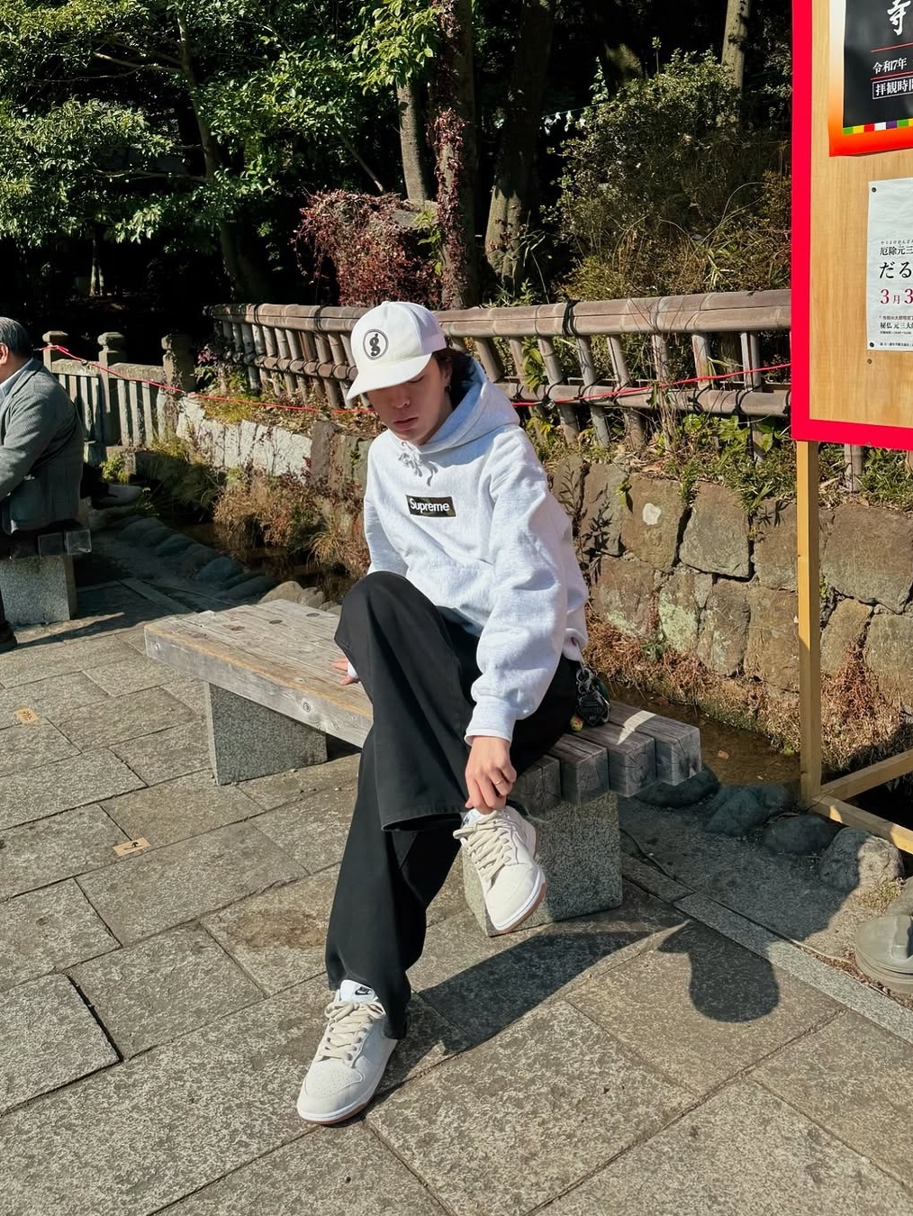 Supreme Box Logo Hooded Sweatshirt Ash Grey - 23FW 착용 스타일 - 3