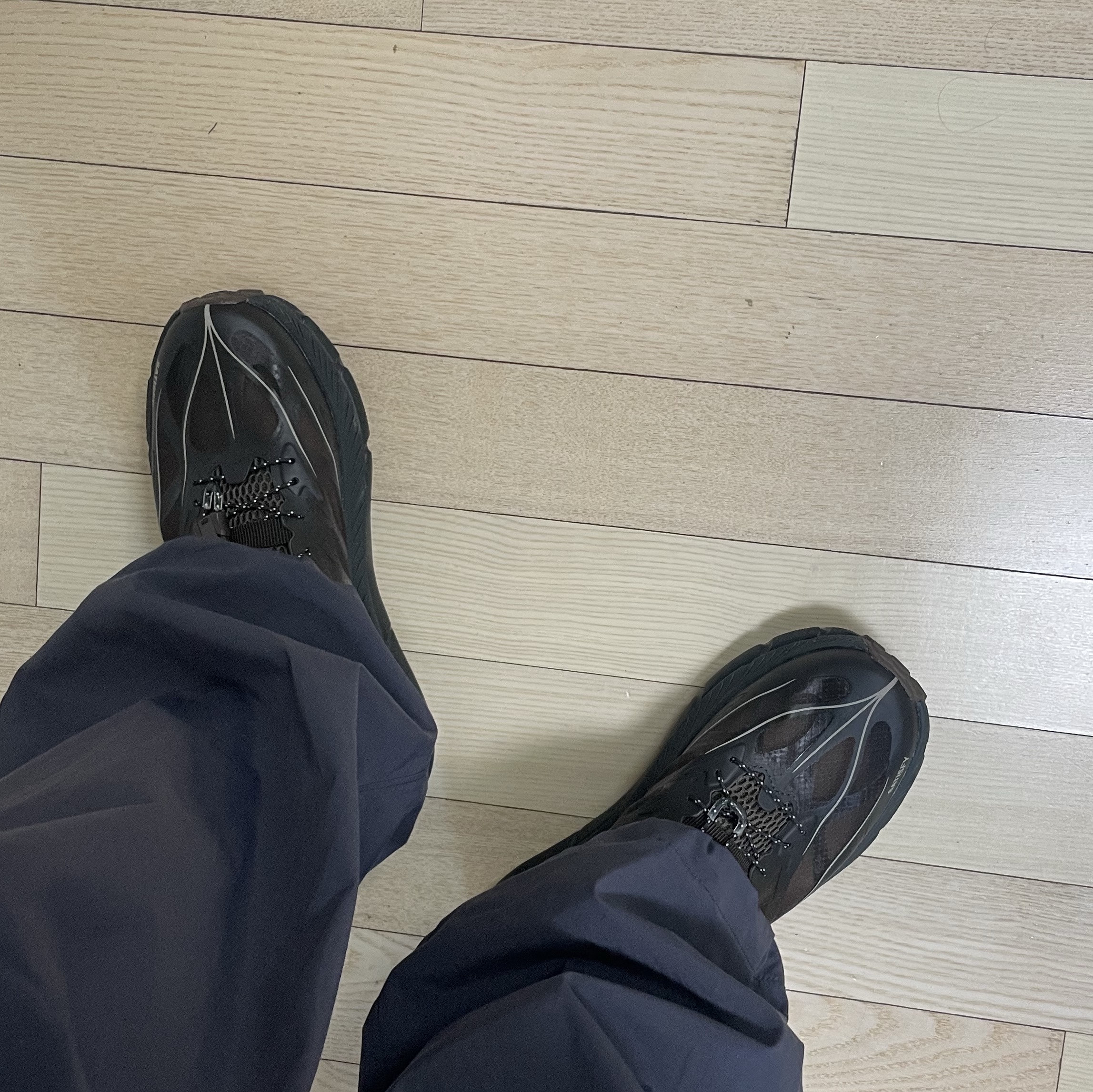 Hoka x Satisfy Mafate Speed 4 Lite Coffee 착용 스타일 - 1