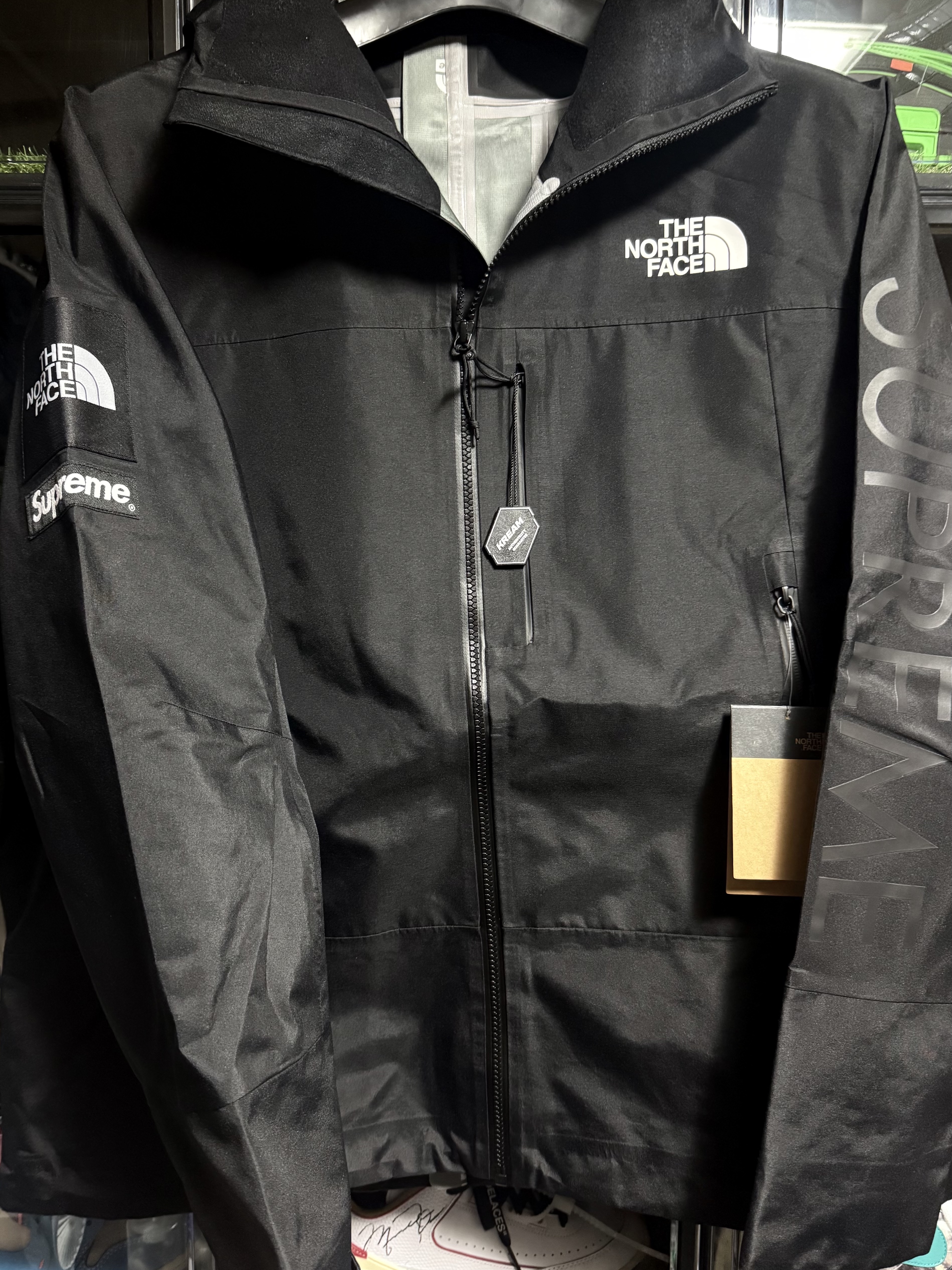 Supreme x The North Face Split Taped Seam Shell Jacket Black - 24SS 착용 스타일