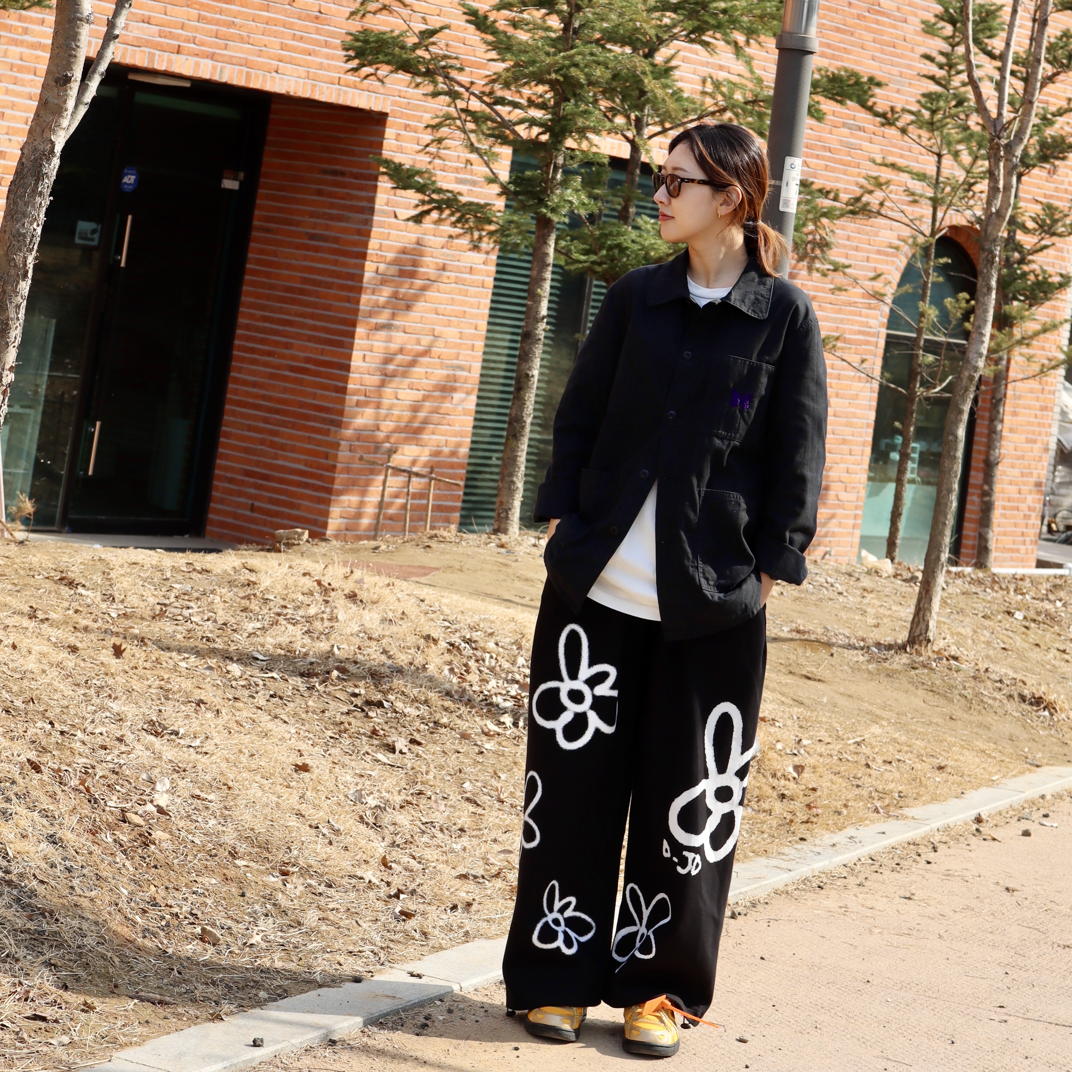 Nike x Off-White Air Rubber Dunk University Gold, Needles D.N. Coverall Jacket Black 착용 스타일 - 4