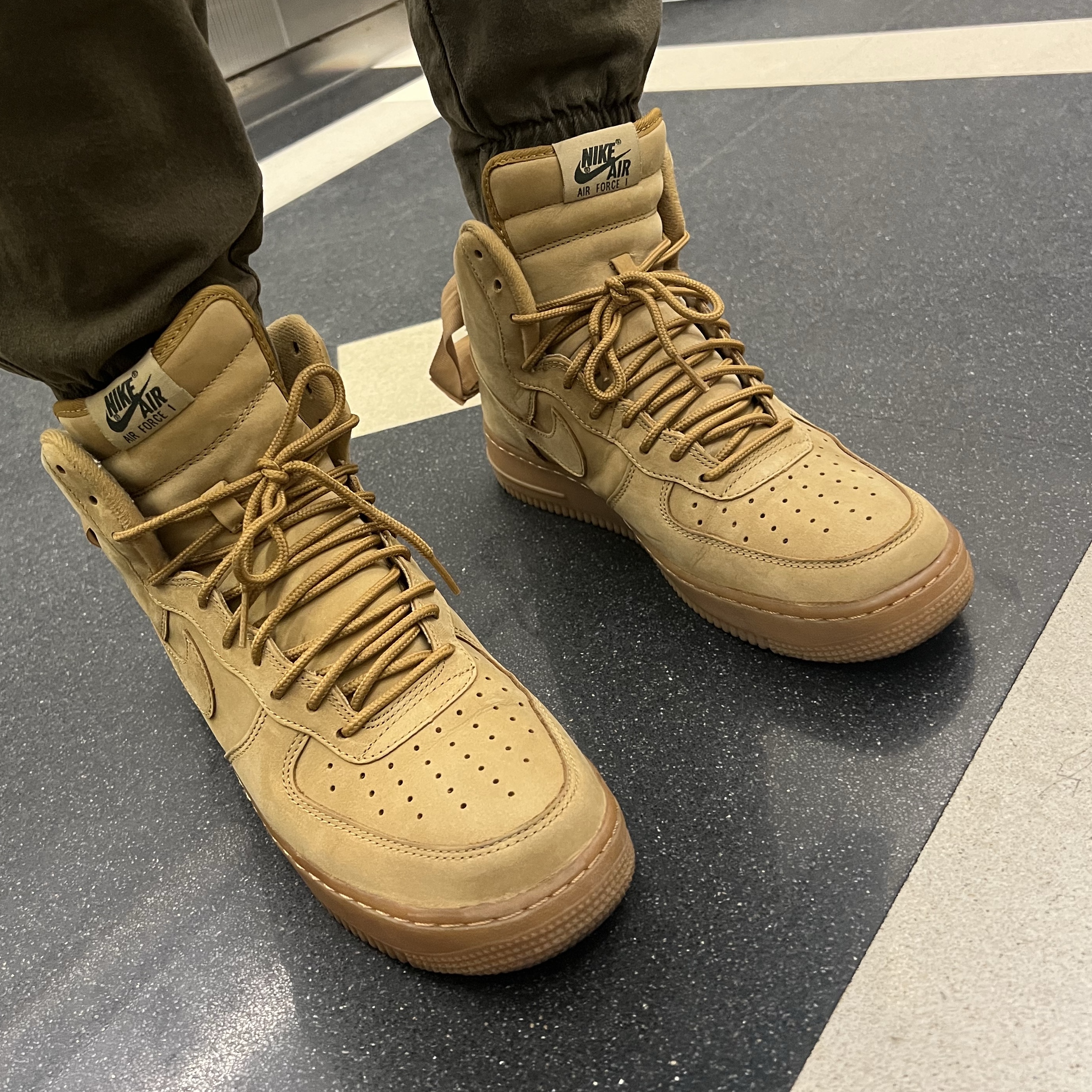 Nike Air Force 1 High Wheat 2015 착용 스타일