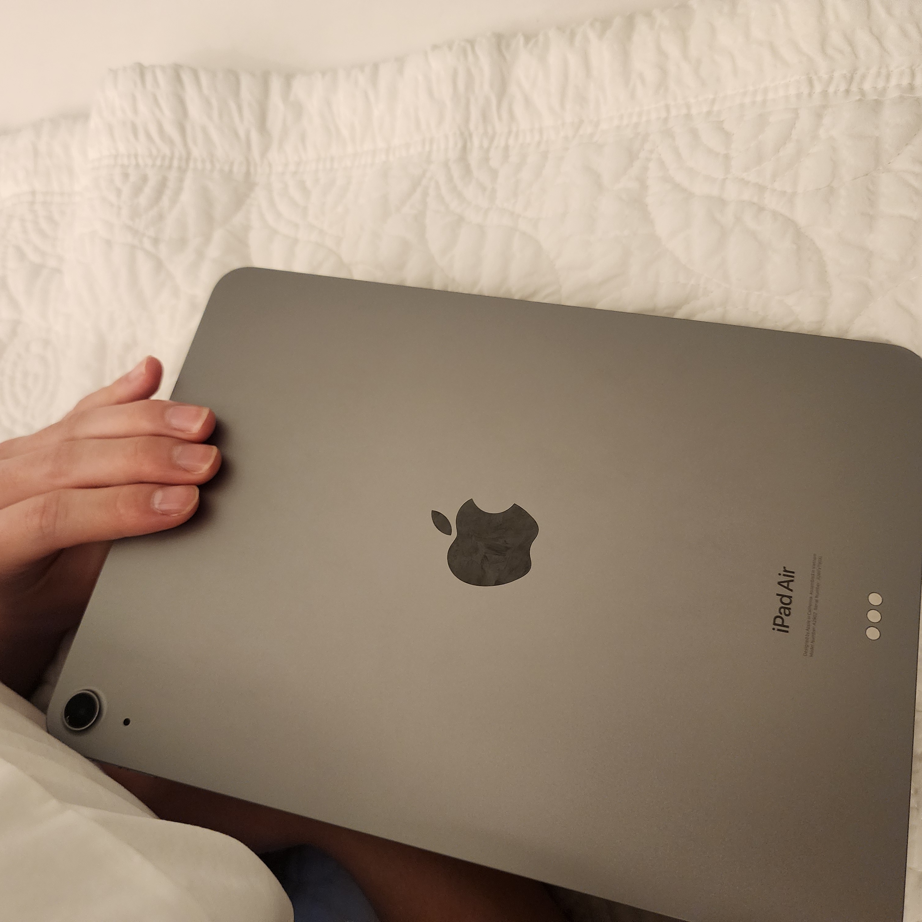 Apple iPad Air 6th Gen 11-inch Wifi 256GB Space Gray (Korean Ver.) 착용 스타일 - 1