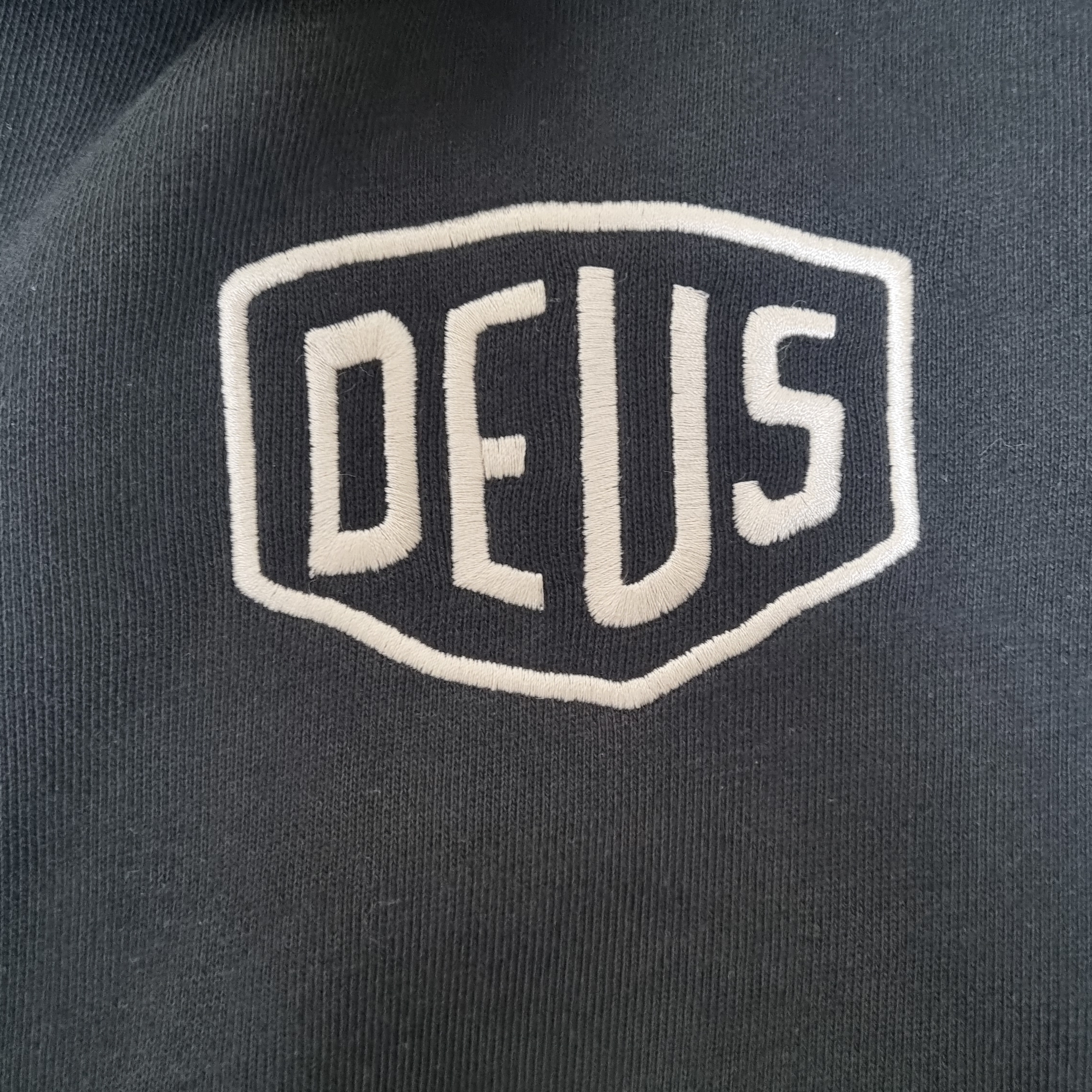 Deus Ex Machina Seoul College Hooded Jacket Black, Deus Ex Machina College Address Zip-Up Hoodie Black 착용 스타일 - 2