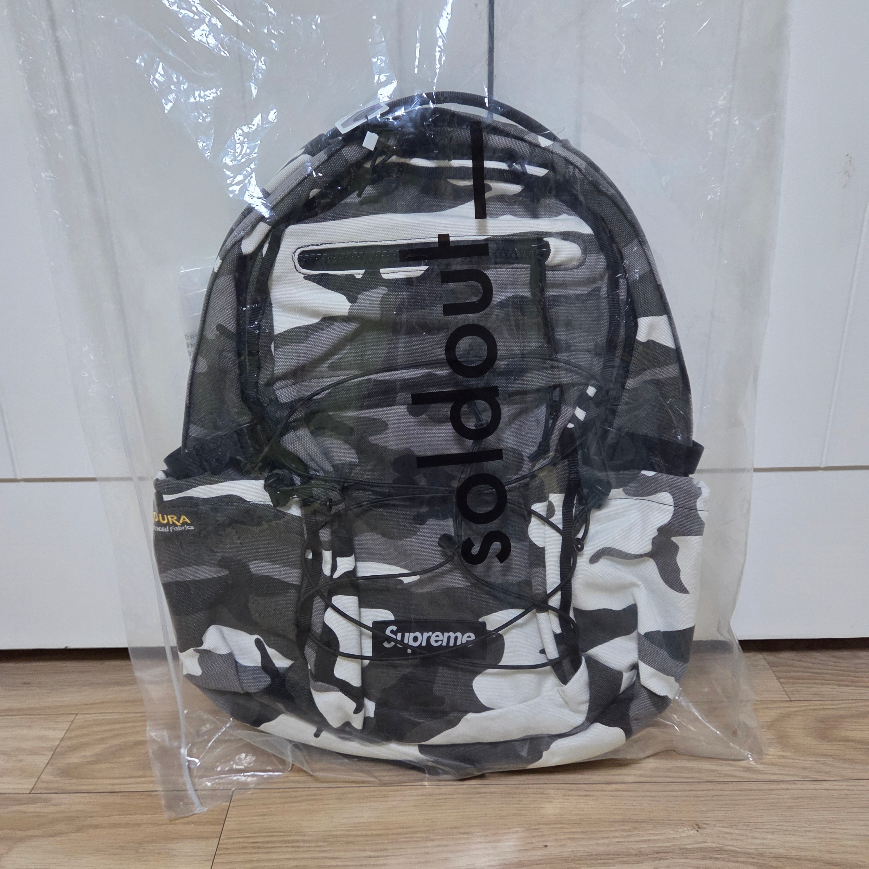 Supreme Backpack Snow Camo - 25SS 착용 스타일