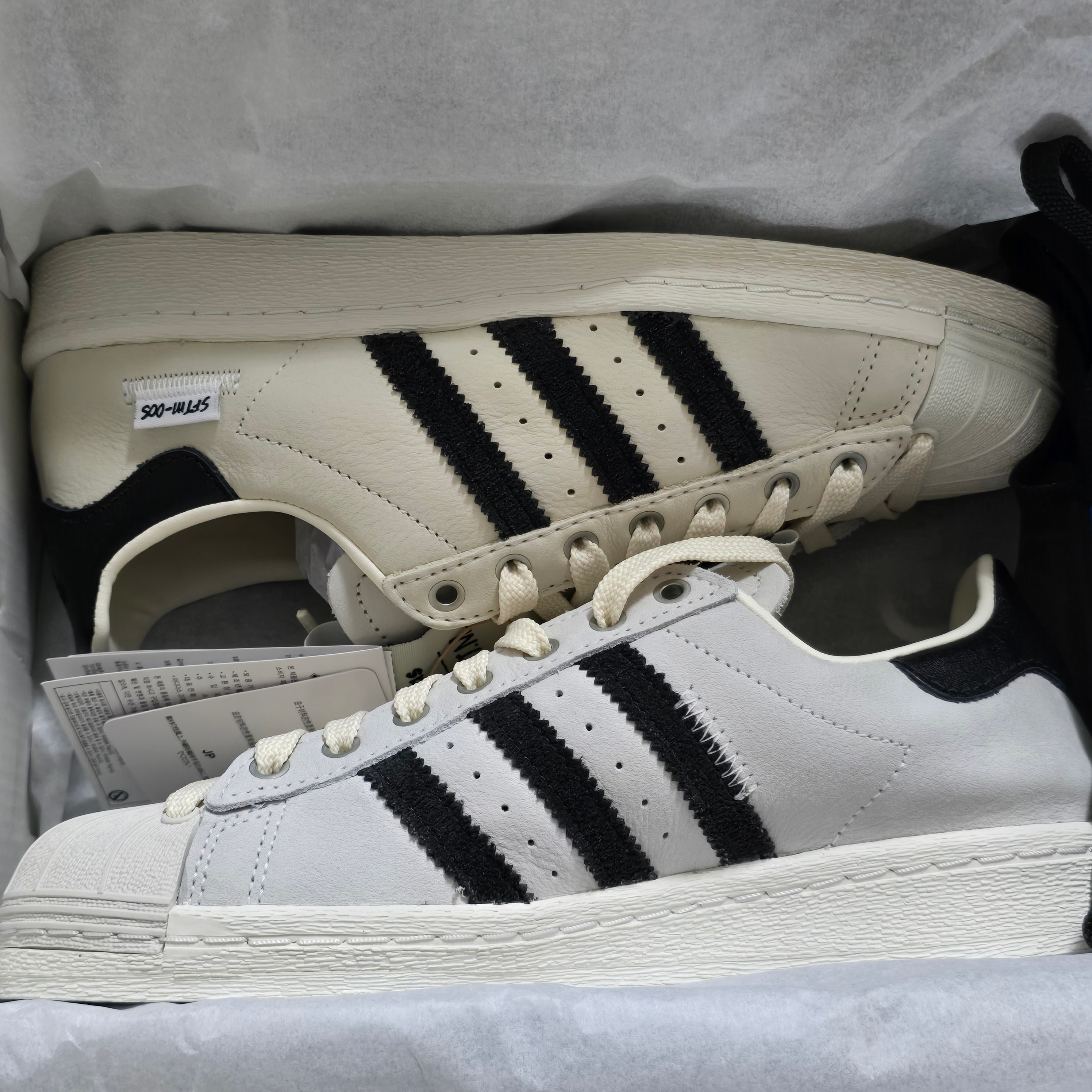 Adidas x Song for the Mute Superstar 82 Cream White Core Black 착용 스타일 - 5