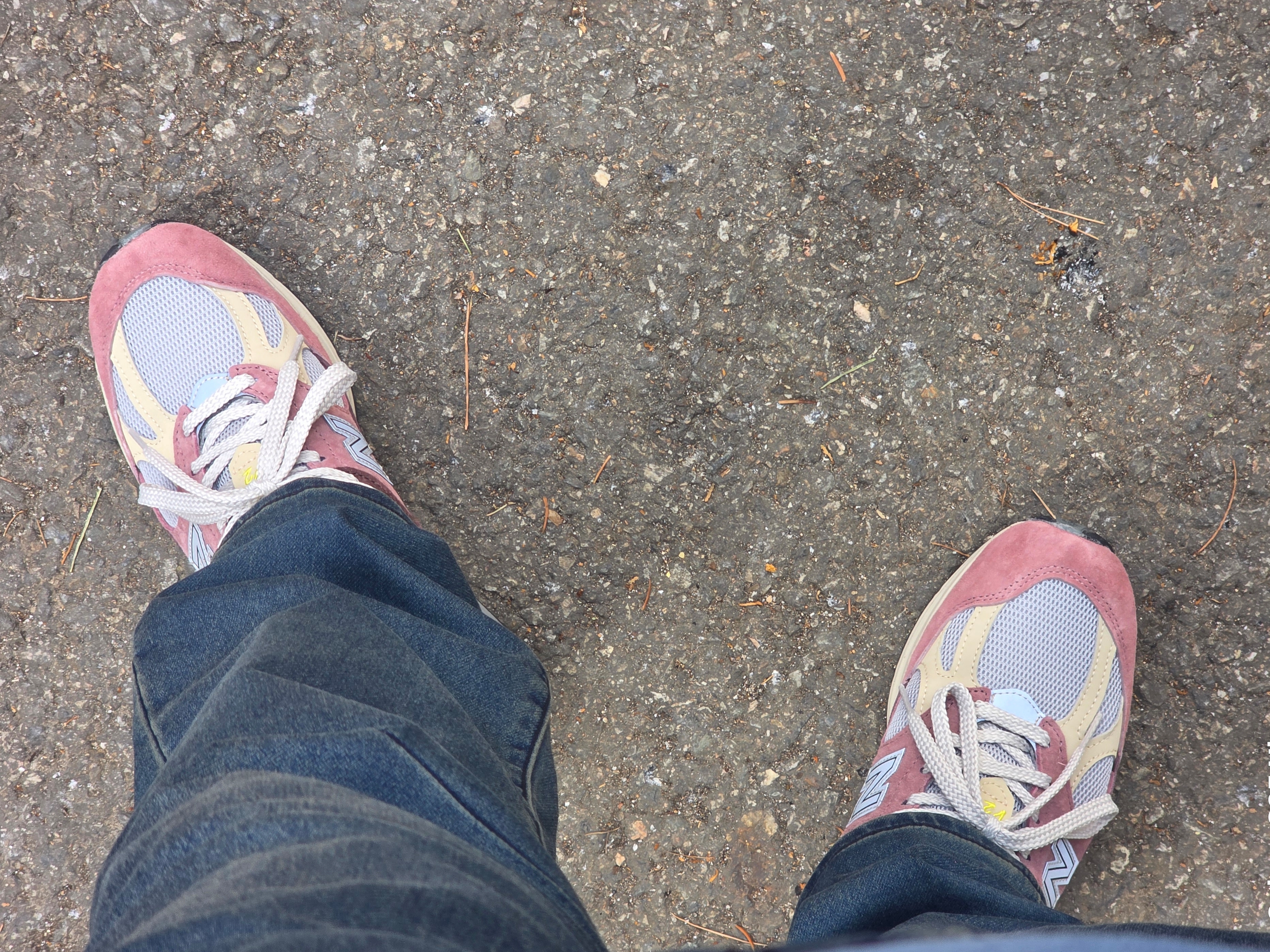 New Balance 991v2 Made in UK Rosewood 착용 스타일
