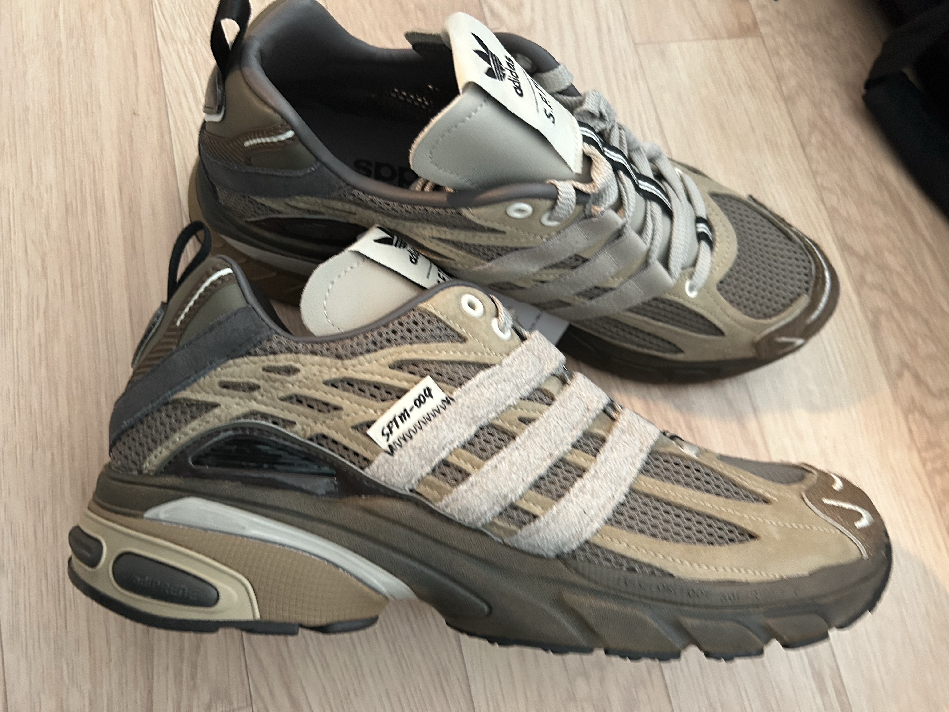 Adidas x Song for the Mute Adistar Cushion Simple Brown 착용 스타일