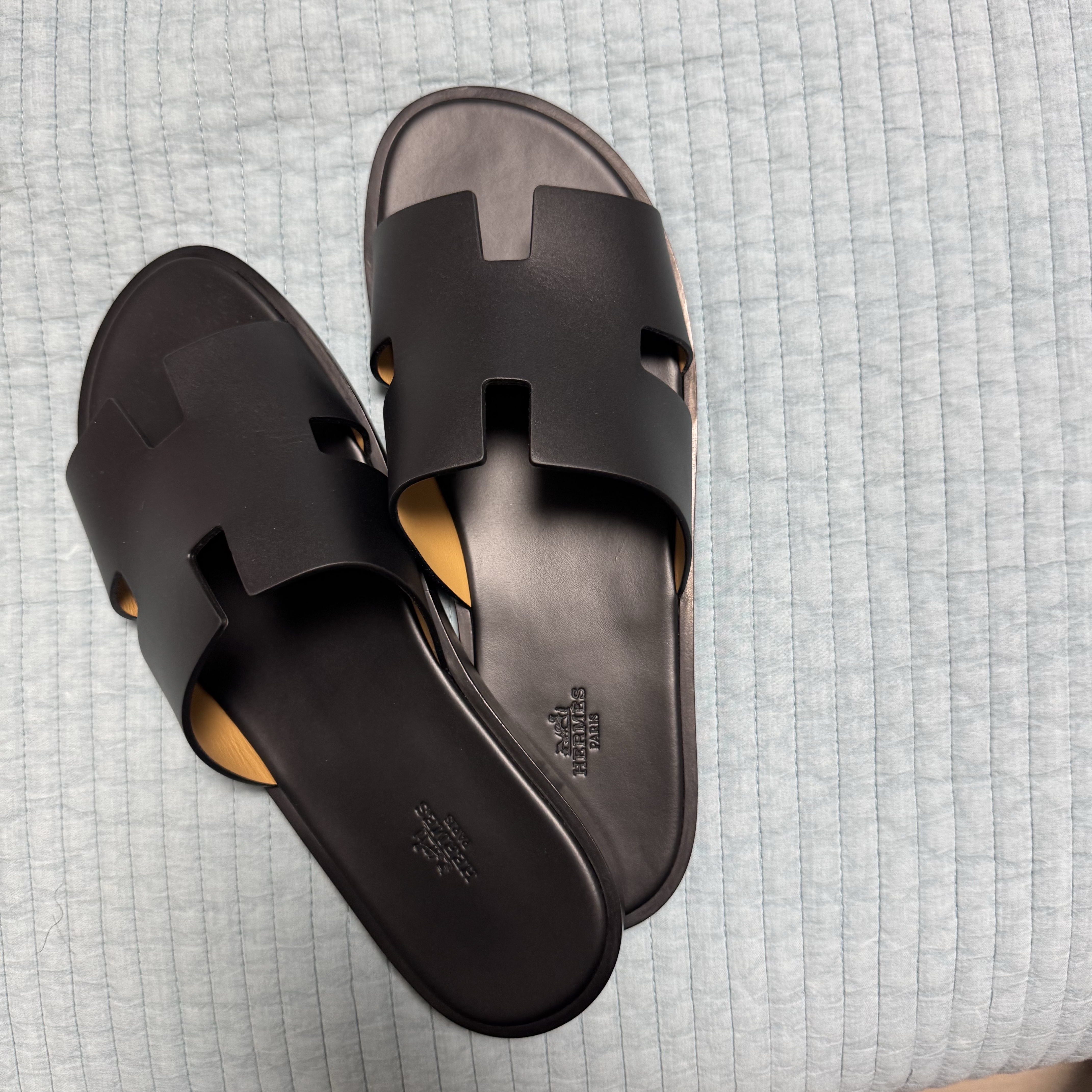 Hermes Izmir Sandal Calfskin & Noir 착용 스타일